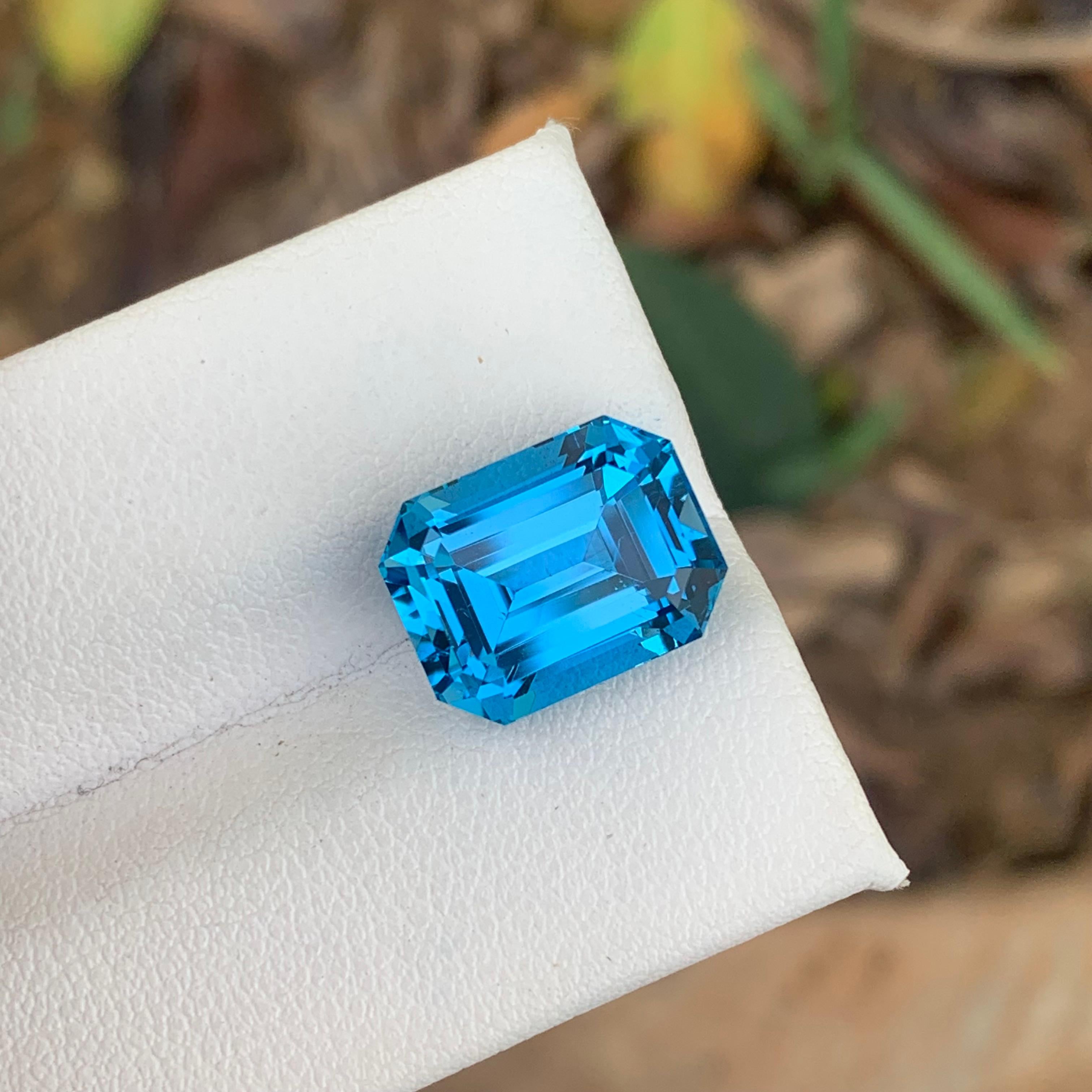 Gorgeous Intense Blue Loose Electric Blue Topaz from Brazil 9.85 Carat Ring Gem For Sale 2
