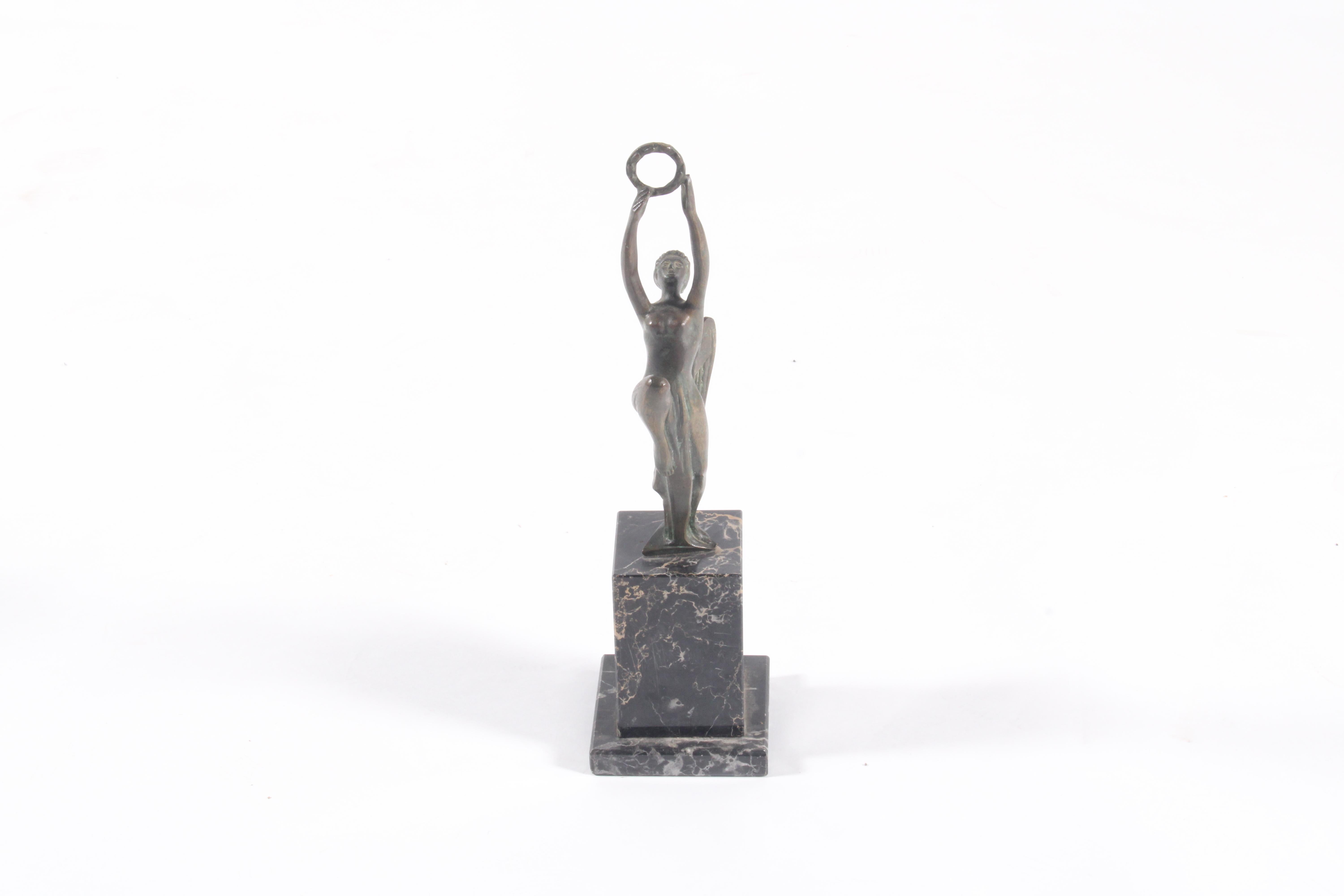 Magnifique bronze figuratif italien sur socle en marbre, expédition internationale de trois exemplaires Bon état - En vente à Portlaoise, IE