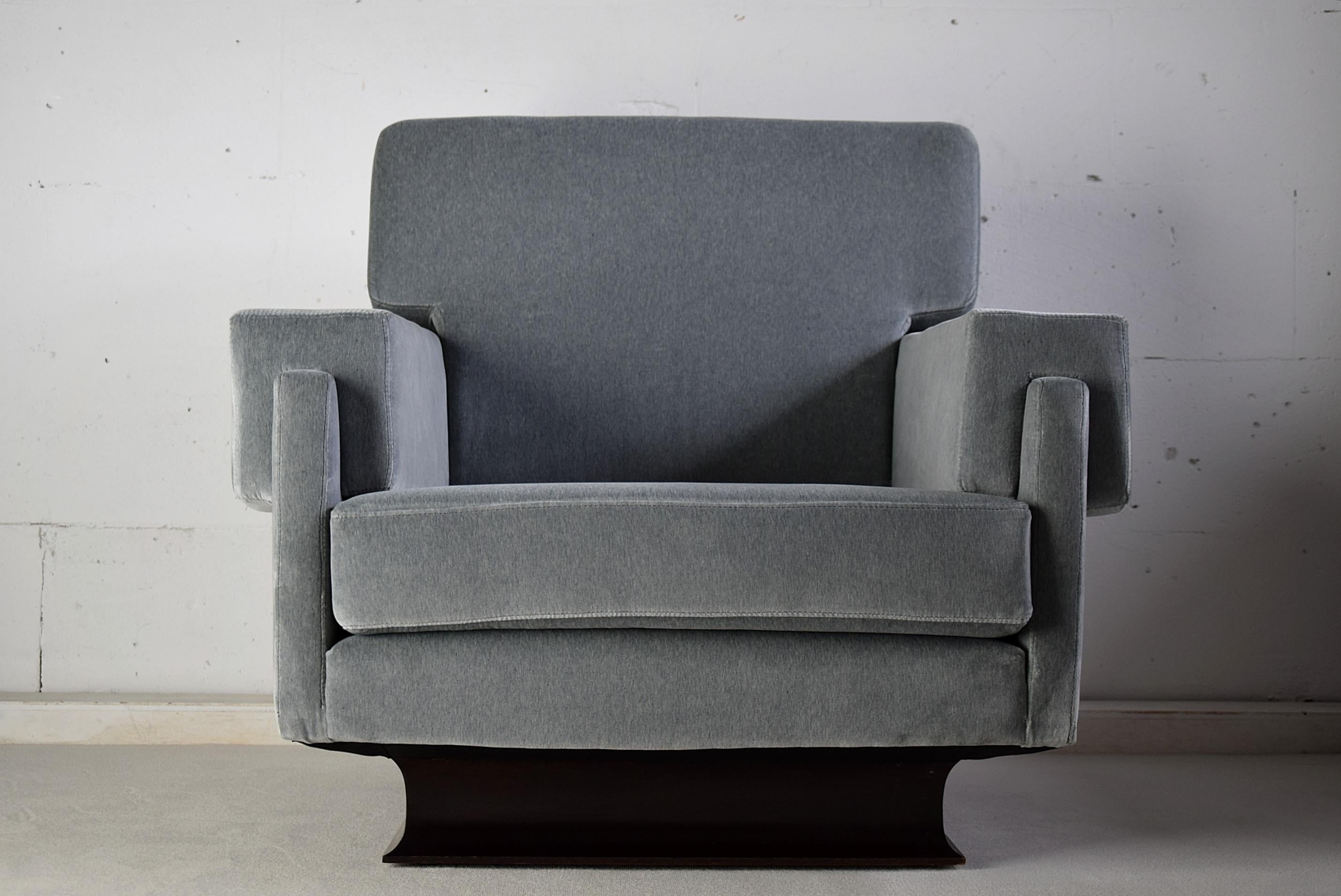Italian Grey Blue Mid-Century Modern Lounge Chairs 4