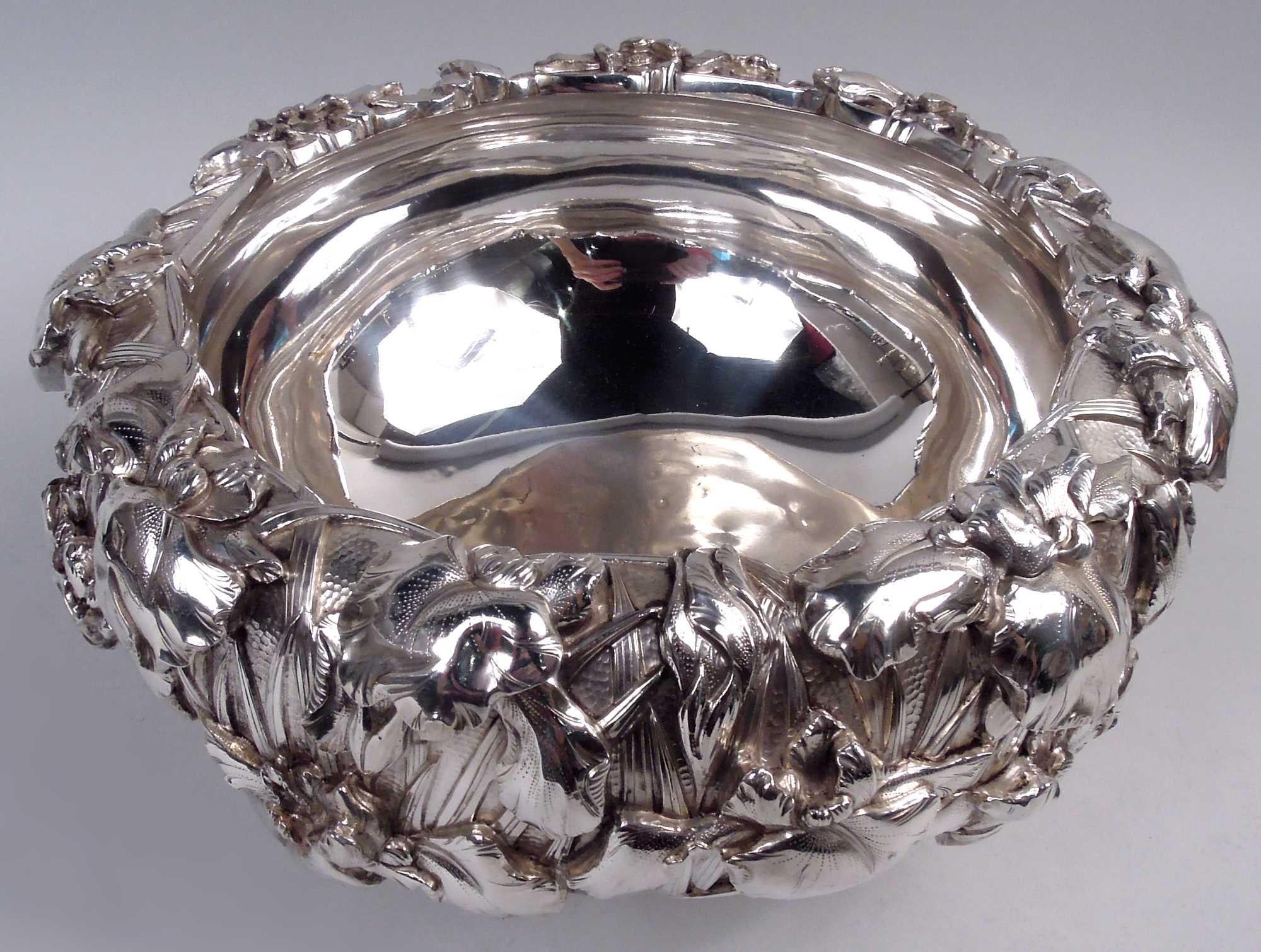 Splendida ciotola giapponese Meiji Art Nouveau con centrotavola a forma di Iris in argento In condizioni buone in vendita a New York, NY
