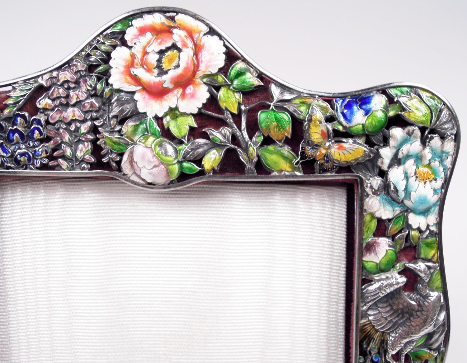 Precioso marco japonés Meiji de plata y esmalte Pintado en venta