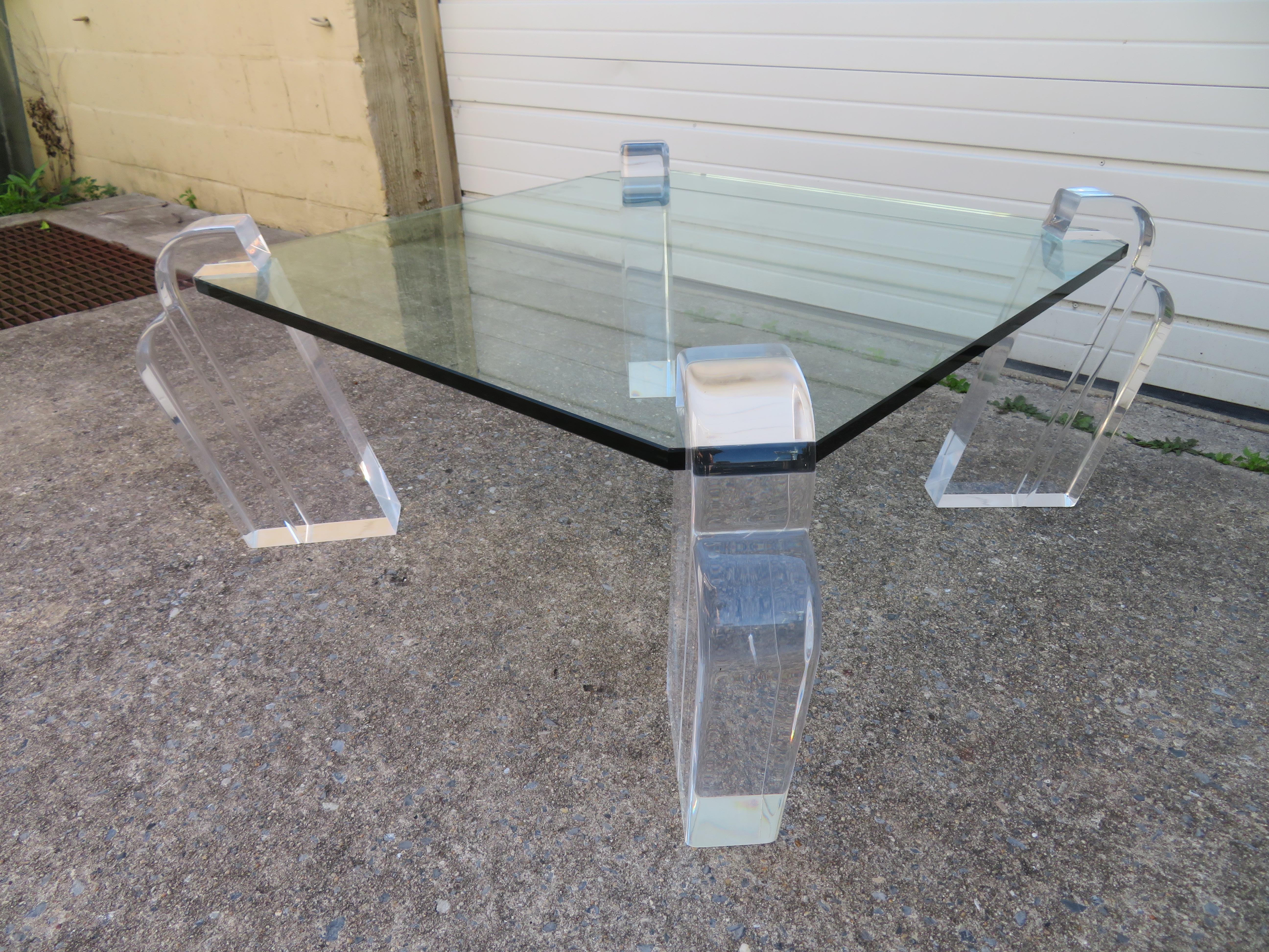 Gorgeous Karl Springer Style Lucite Pillar Coffee Table, Mid-Century Modern For Sale 1