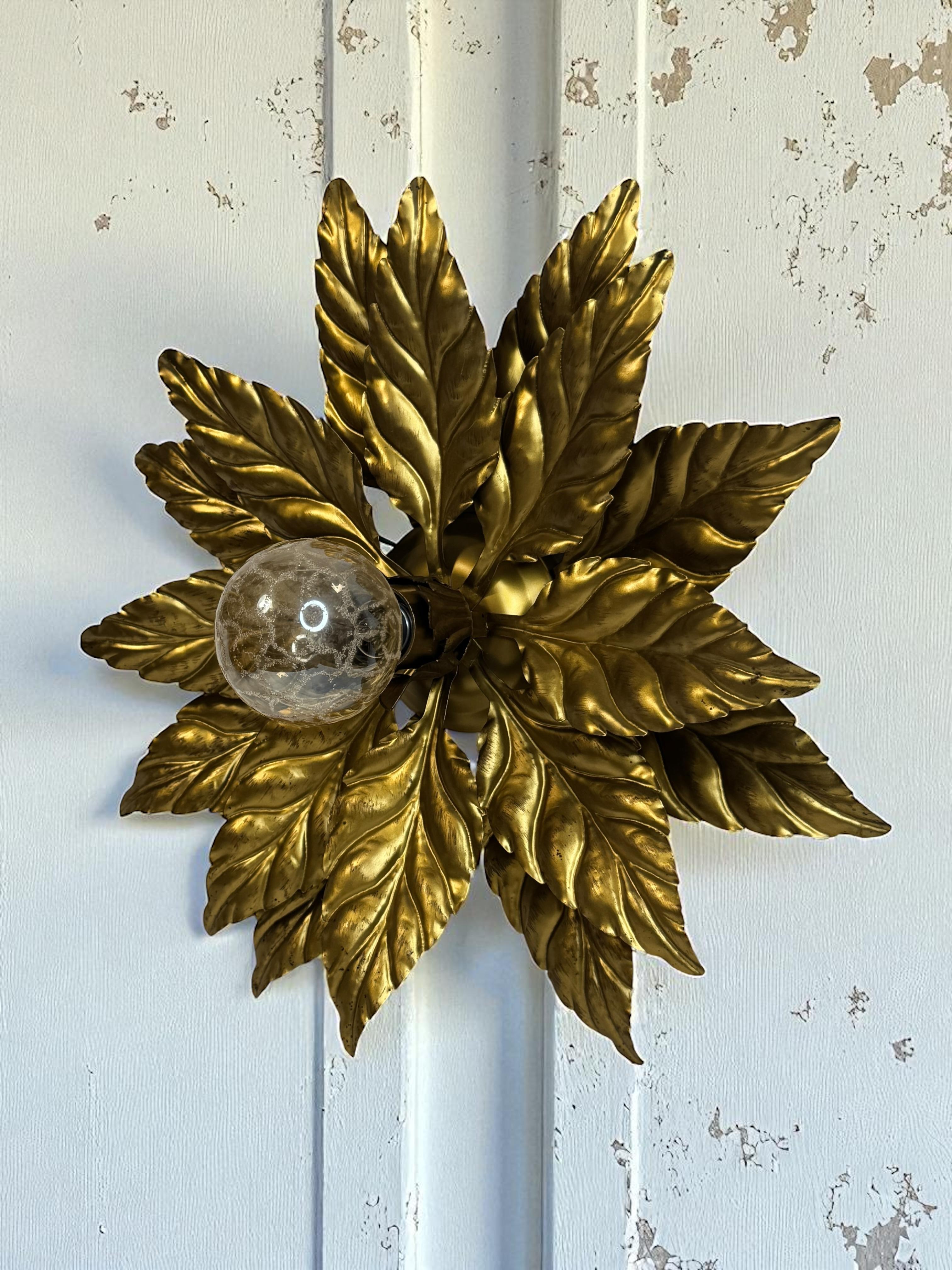 Gorgeous Kogl Koegl Gilt Leaf Tole Flush Mount Light Hollywood Regency, 1960s For Sale 4