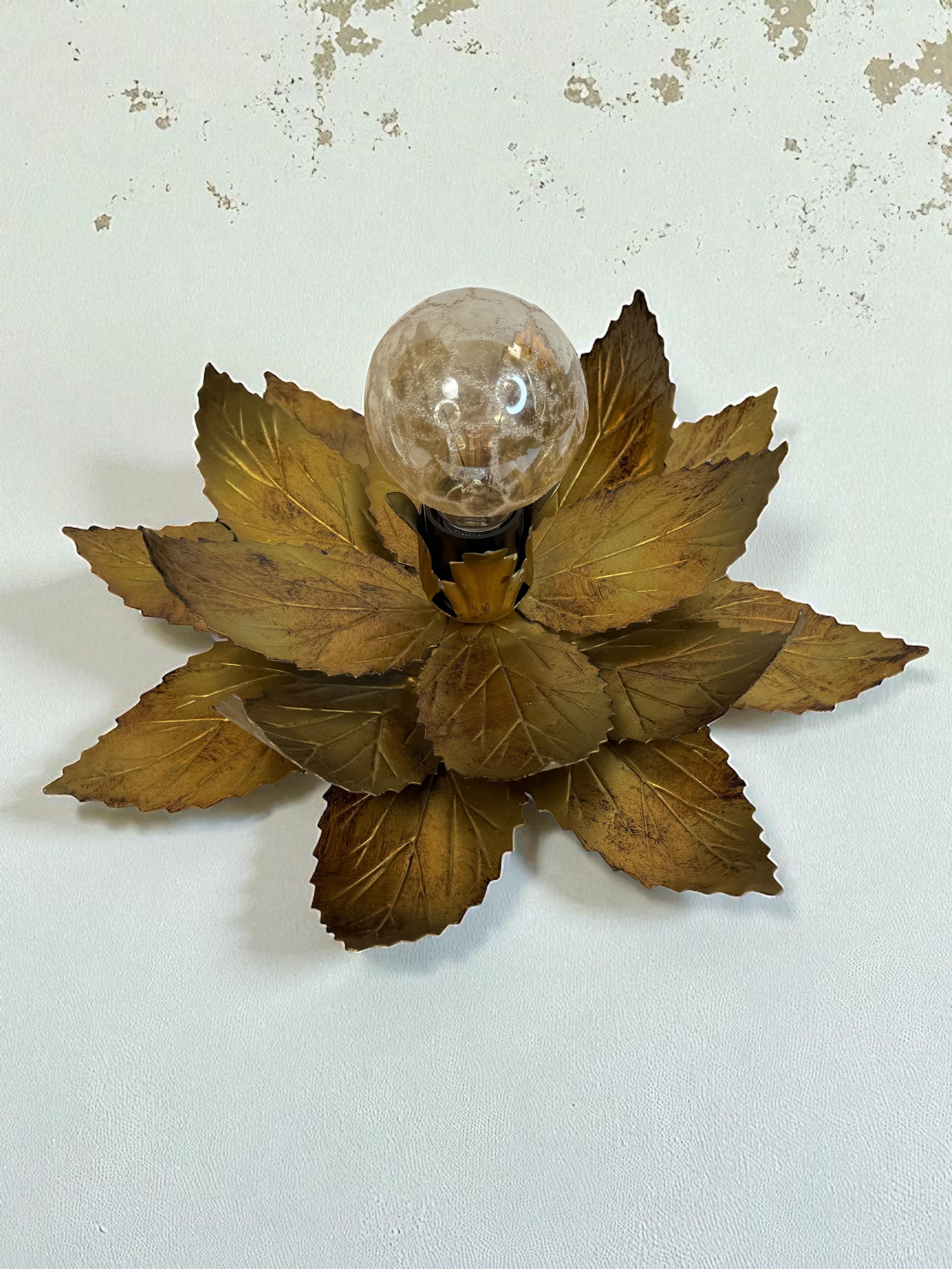 Gorgeous Kogl Koegl Gilt Leaf Tole Flush Mount Light Hollywood Regency, 1960s For Sale 4