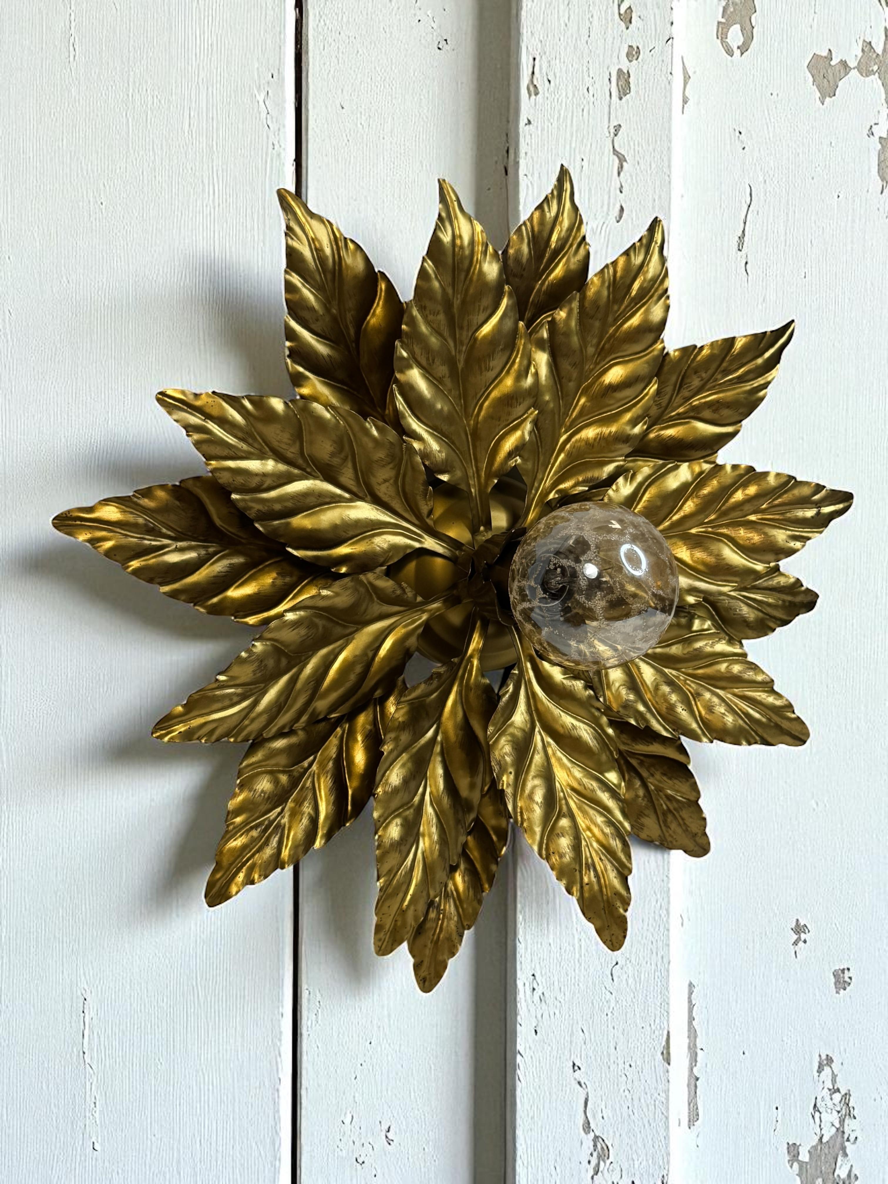 Gorgeous Kogl Koegl Gilt Leaf Tole Flush Mount Light Hollywood Regency, 1960s For Sale 5