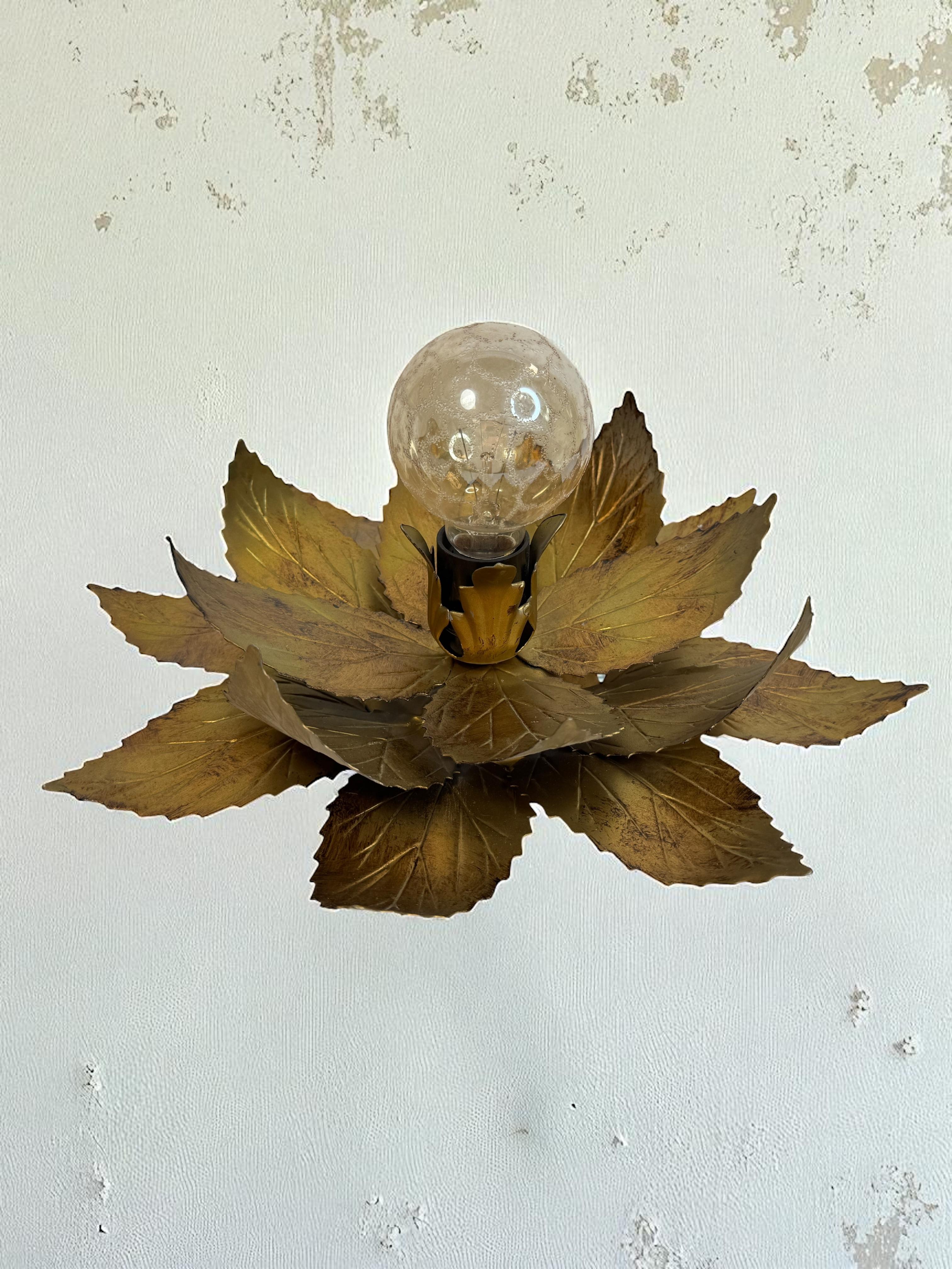 Gorgeous Kogl Koegl Gilt Leaf Tole Flush Mount Light Hollywood Regency, 1960s For Sale 3