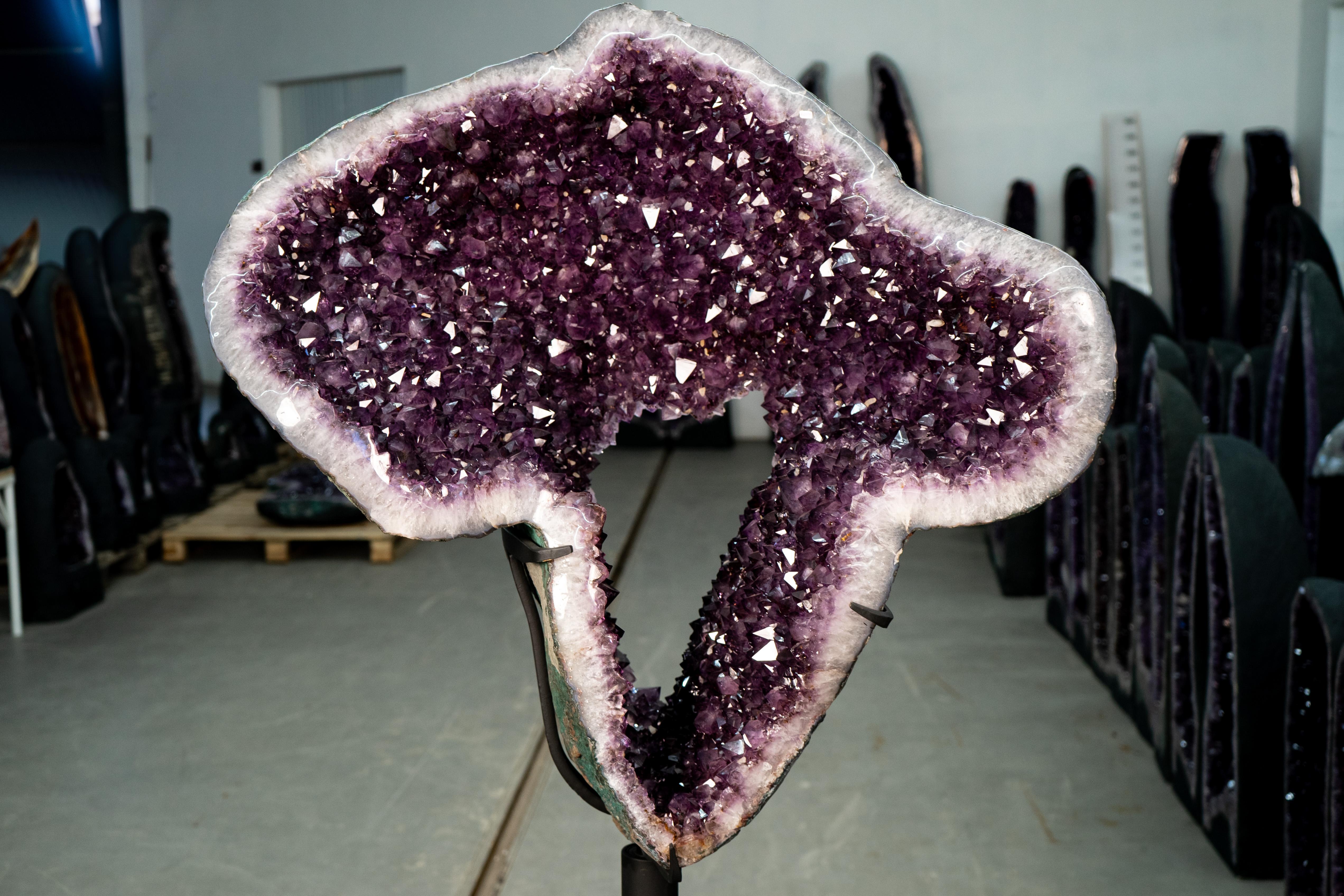 Large Sculptural Amethyst Geode Portal on Custom-Made Stand, High-Quality In New Condition For Sale In Ametista Do Sul, BR
