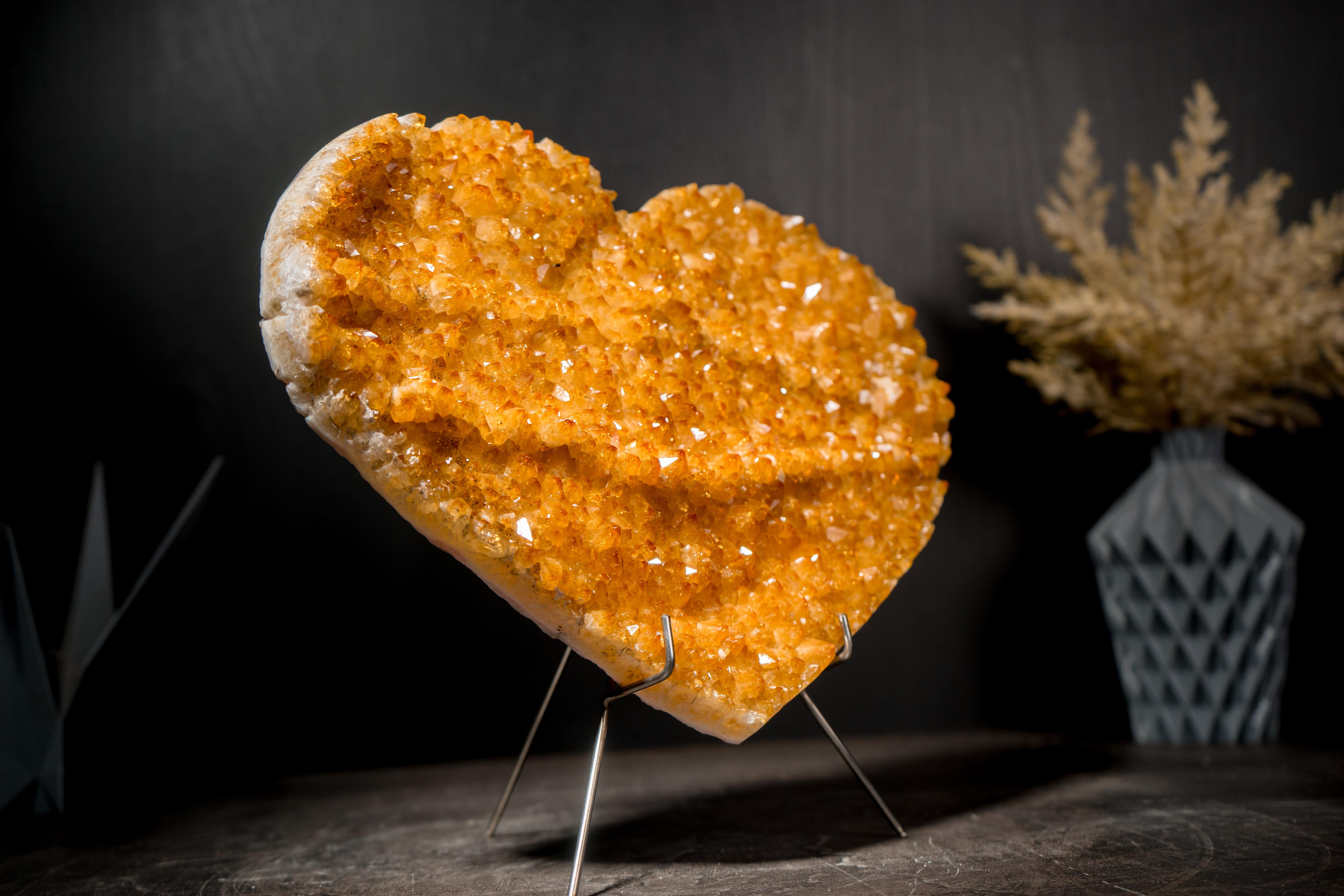 Gorgeous Large Citrine Heart In New Condition For Sale In Ametista Do Sul, BR