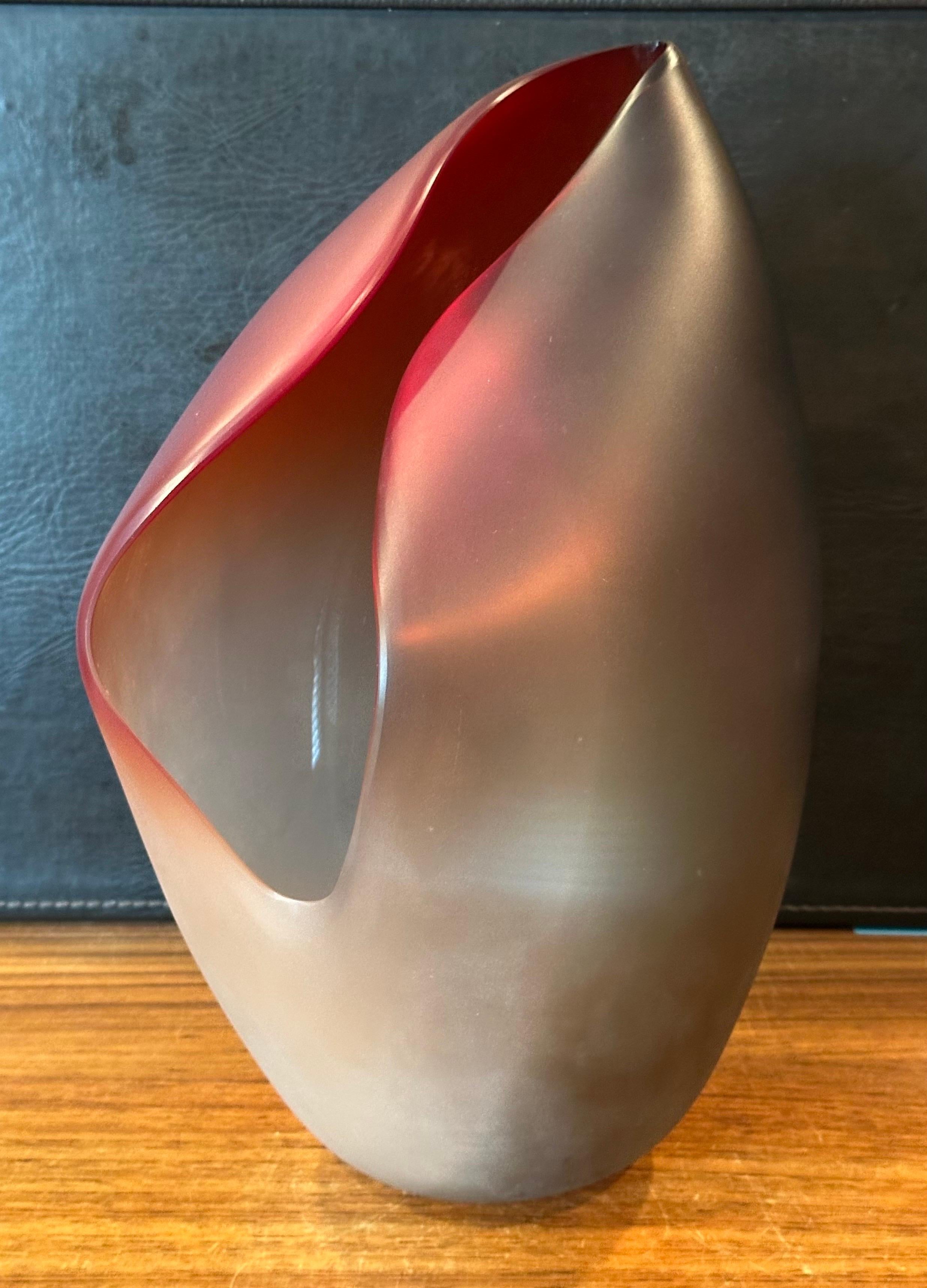 20th Century Gorgeous Large Italian Art Glass Folded Vase by Alfredo Barbini for Murano Glass For Sale