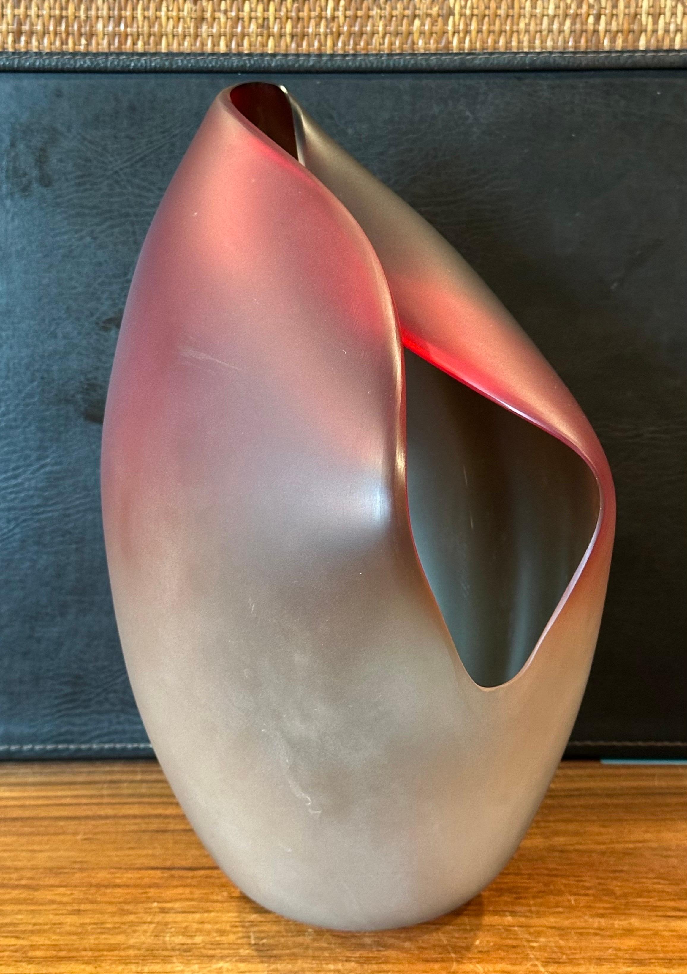 Gorgeous Large Italian Art Glass Folded Vase by Alfredo Barbini for Murano Glass For Sale 2