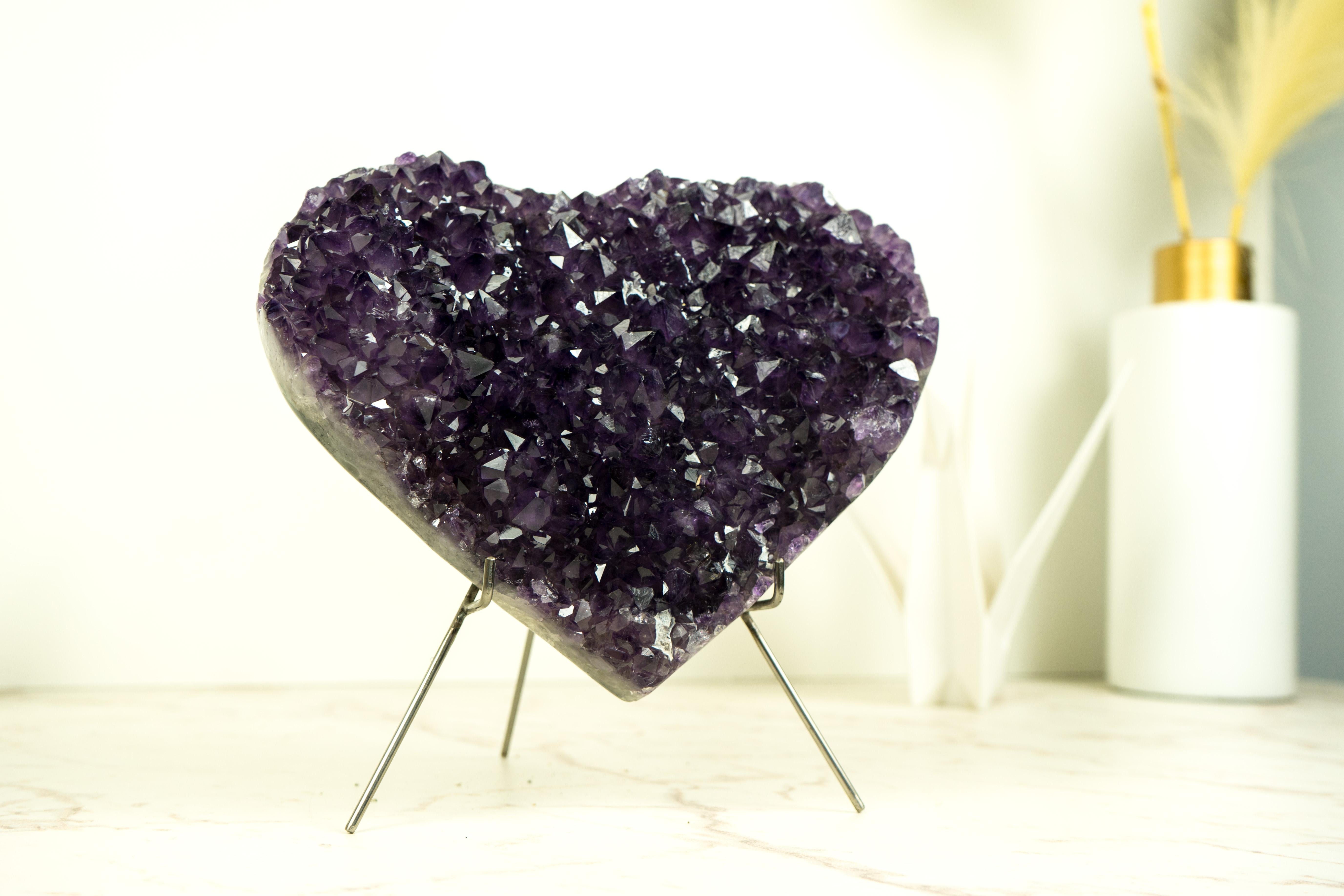 Precioso Corazón Grande de Amatista Púrpura Rica con Druzy Amatista de Alto Grado Siglo XXI y contemporáneo en venta