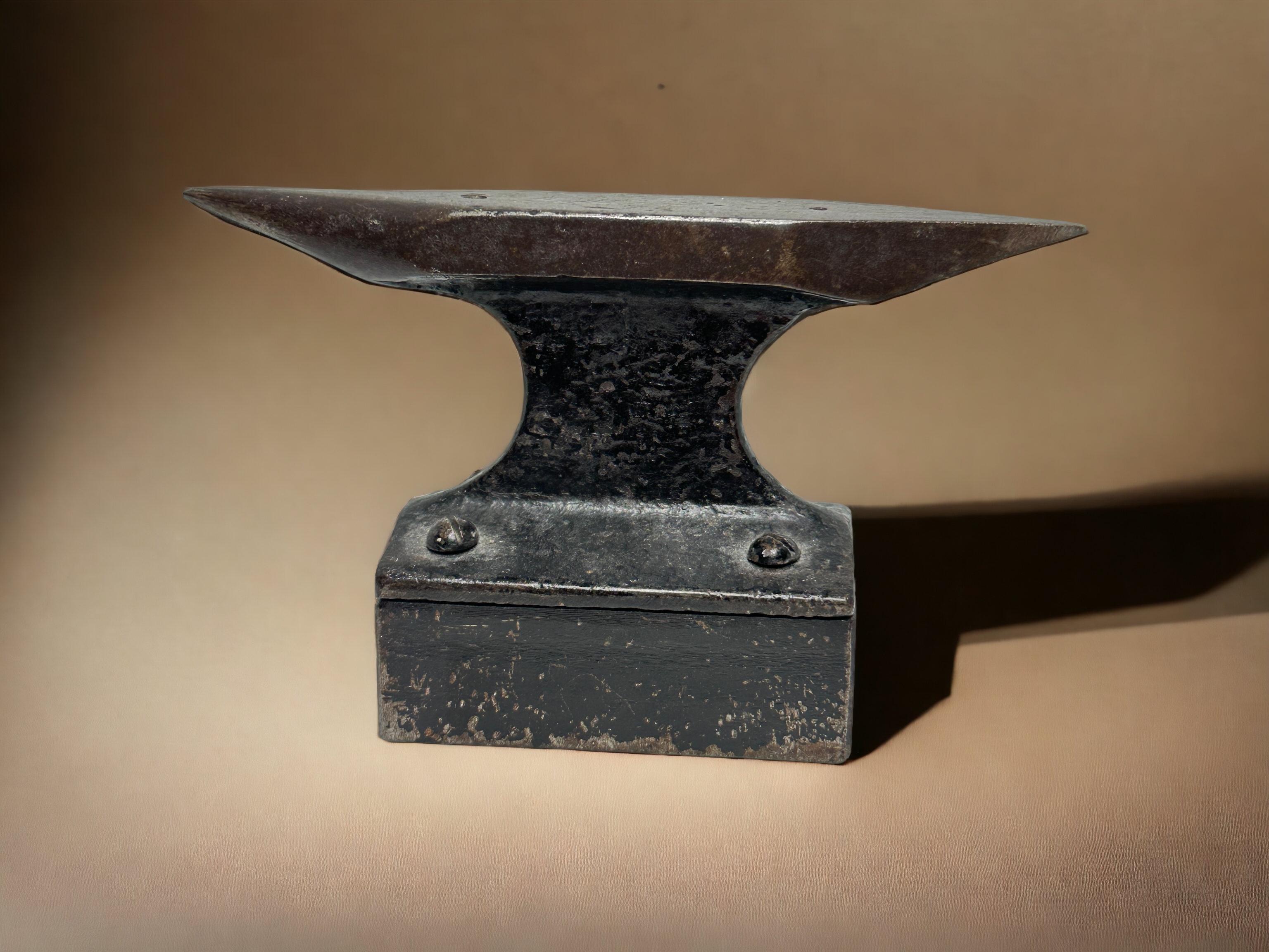 A very nice early 20th century Austrian jewelers metal anvil.
Perfect as a paper weight, gift for a jewelry collector or of course, as a tool. Nice older addition to any collection... also makes a great paperweight. Found at an Estate Sale in