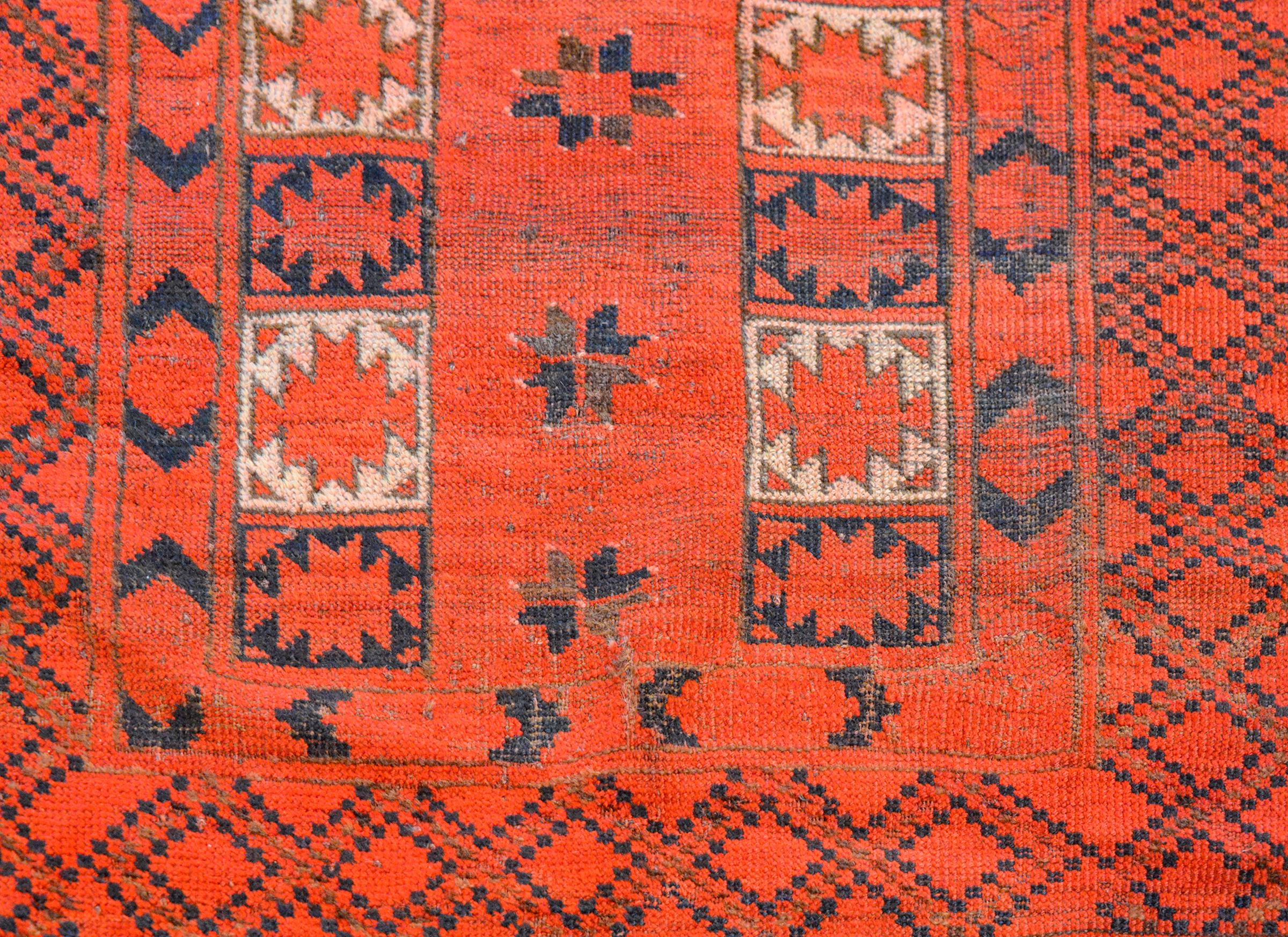 Gorgeous Early 20th Century Ersari Rug In Good Condition For Sale In Chicago, IL