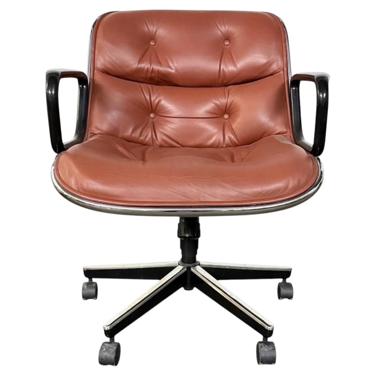 Superbe chaise de bureau en cuir Charles Pollock pour Knoll