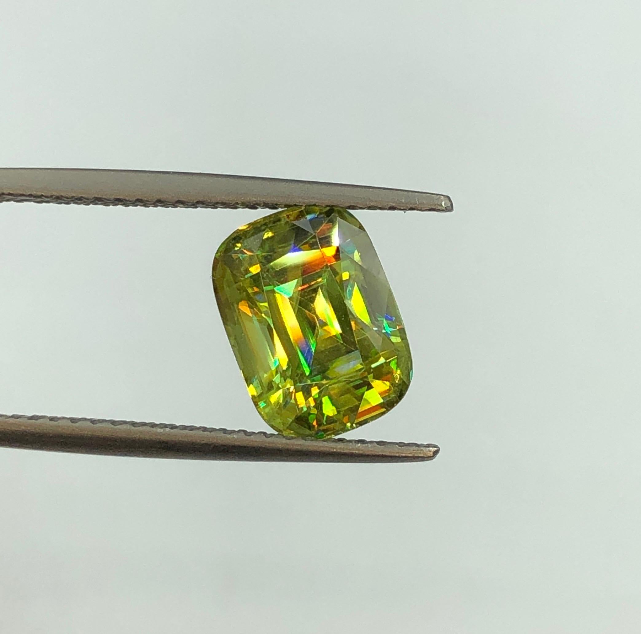 Emerald Cut Gorgeous Lime Green Sphene 3.75ct Madagascar For Sale