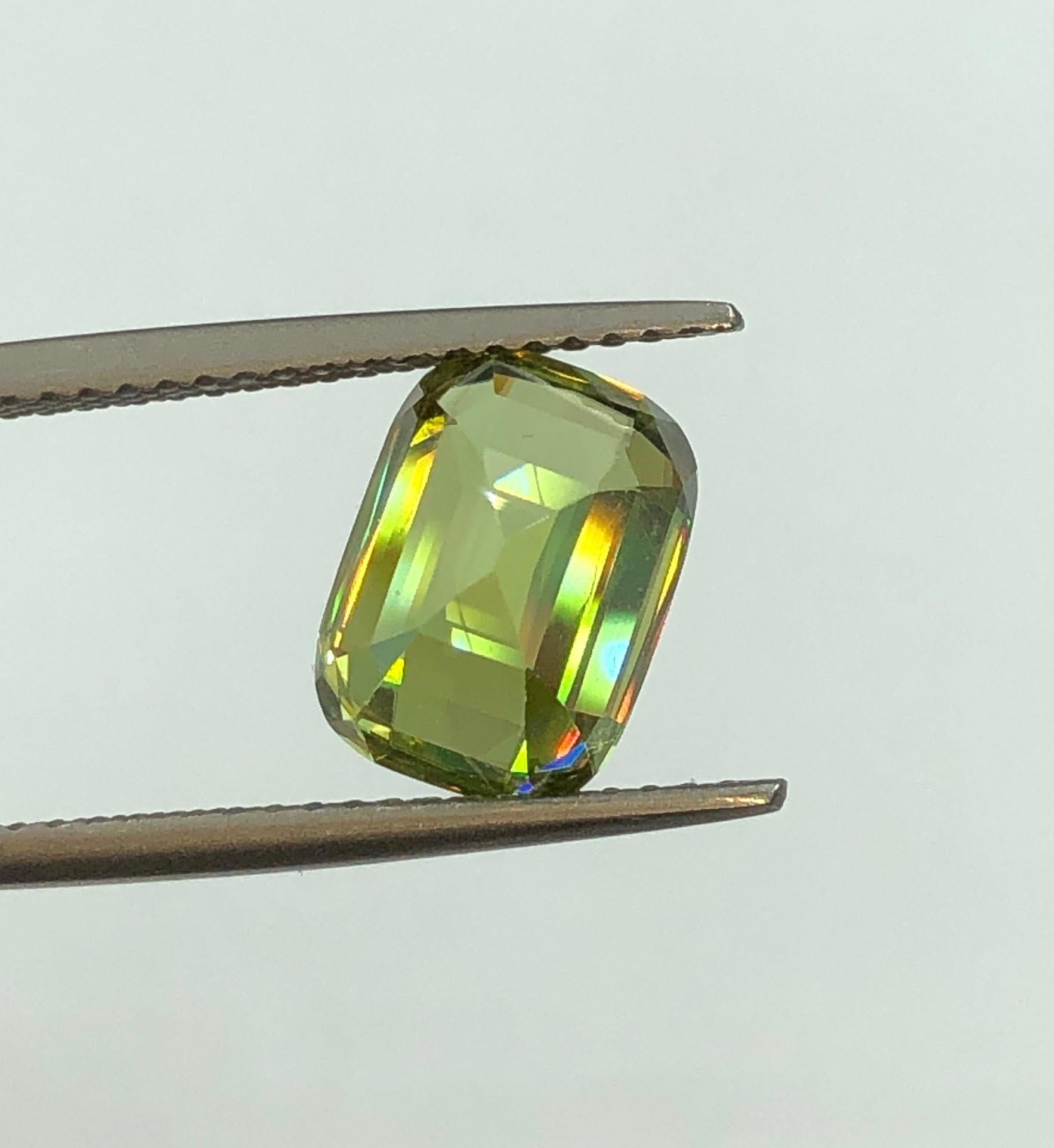 Gorgeous Lime Green Sphene 3.75ct Madagascar For Sale 4