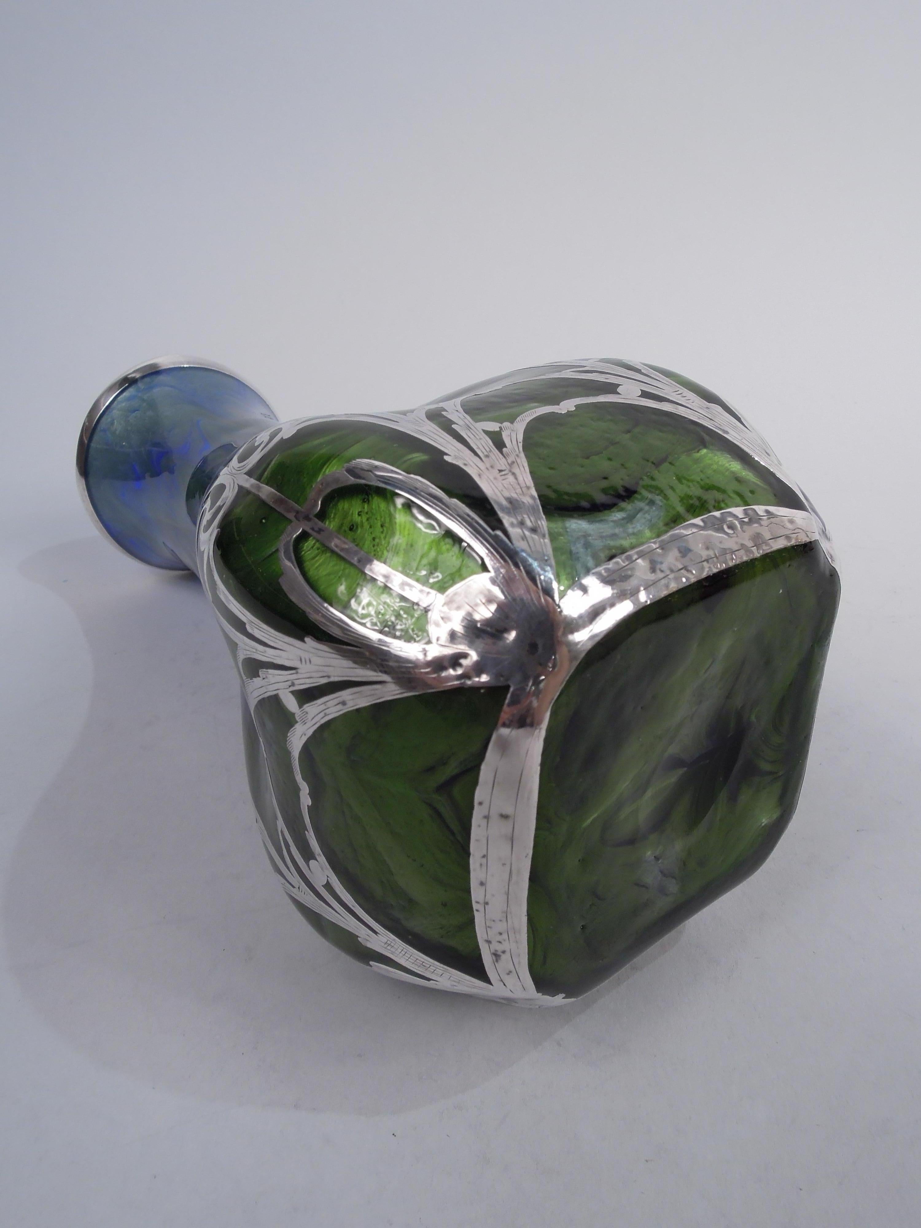 20ième siècle Loetz Titania Art Nouveau bleu-vert cobalt en vente