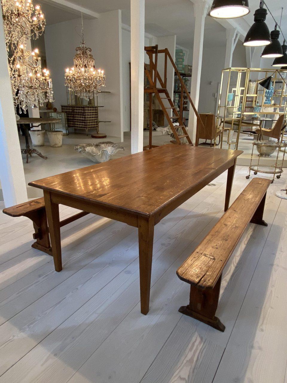 Gorgeous Long Table and Benches, France In Good Condition In Copenhagen K, DK