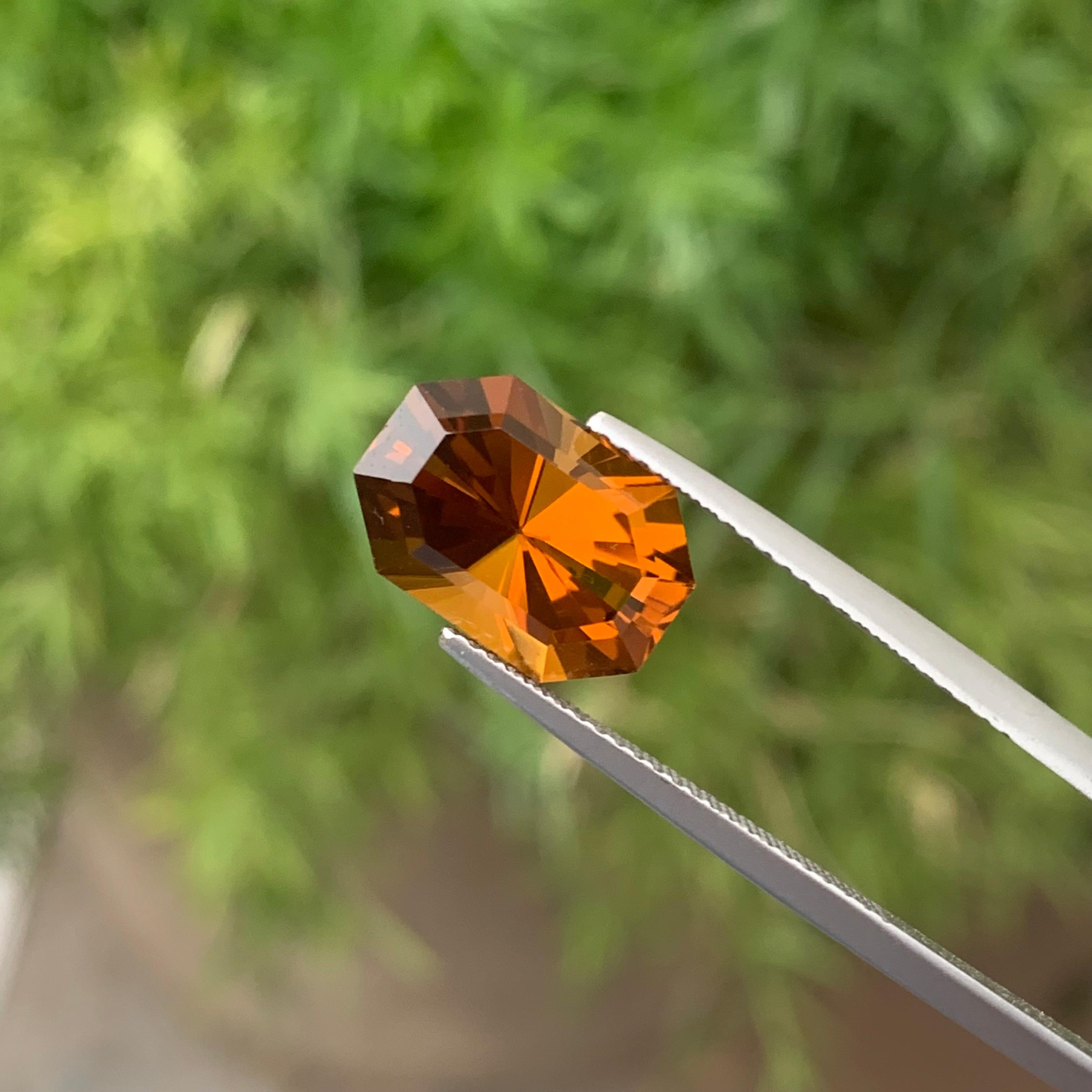Gorgeous Loose 5.0 Carat Fancy Cut Brown Citrine Gemstone from Brazil In New Condition For Sale In Peshawar, PK