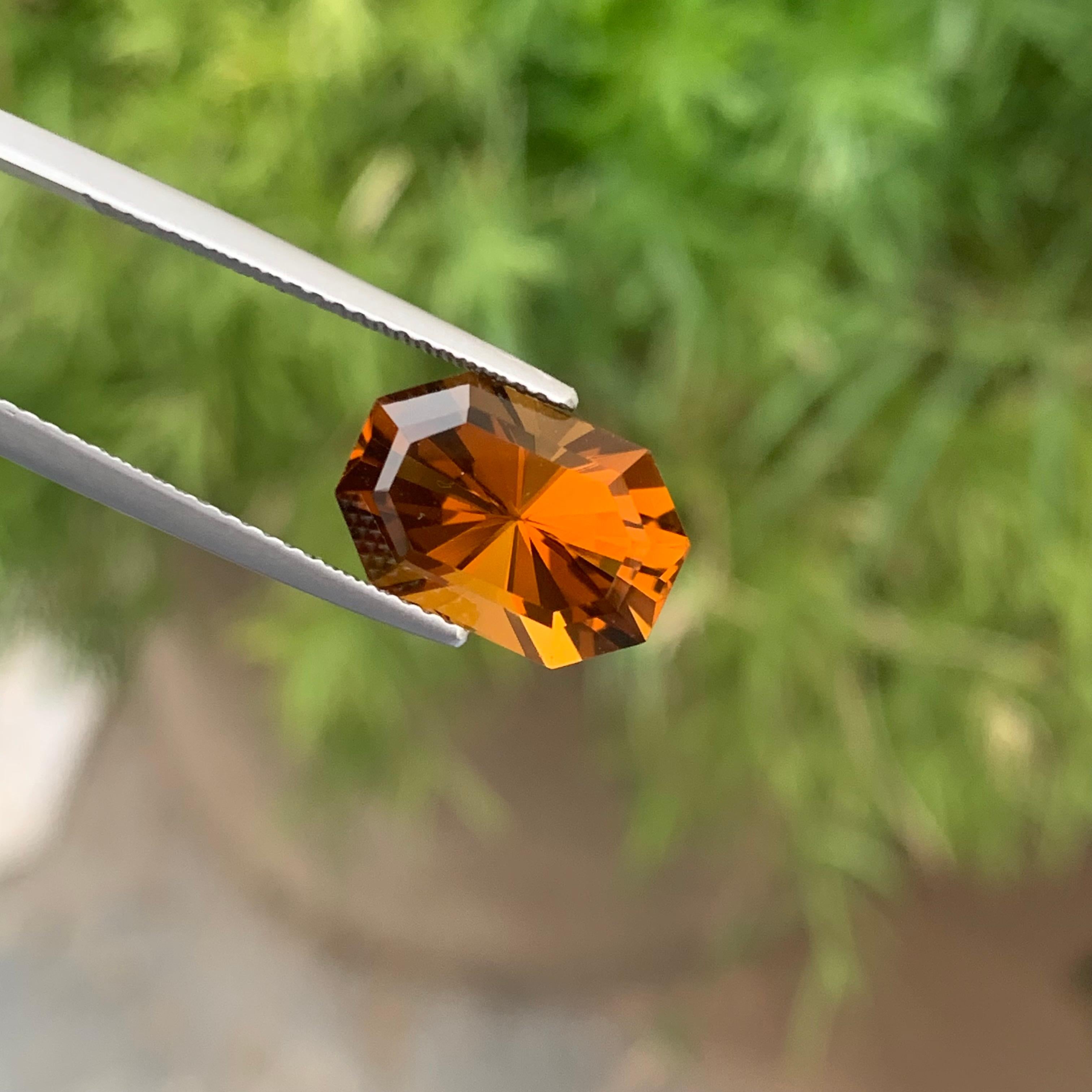 Gorgeous Loose 5.0 Carat Fancy Cut Brown Citrine Gemstone from Brazil In New Condition For Sale In Peshawar, PK