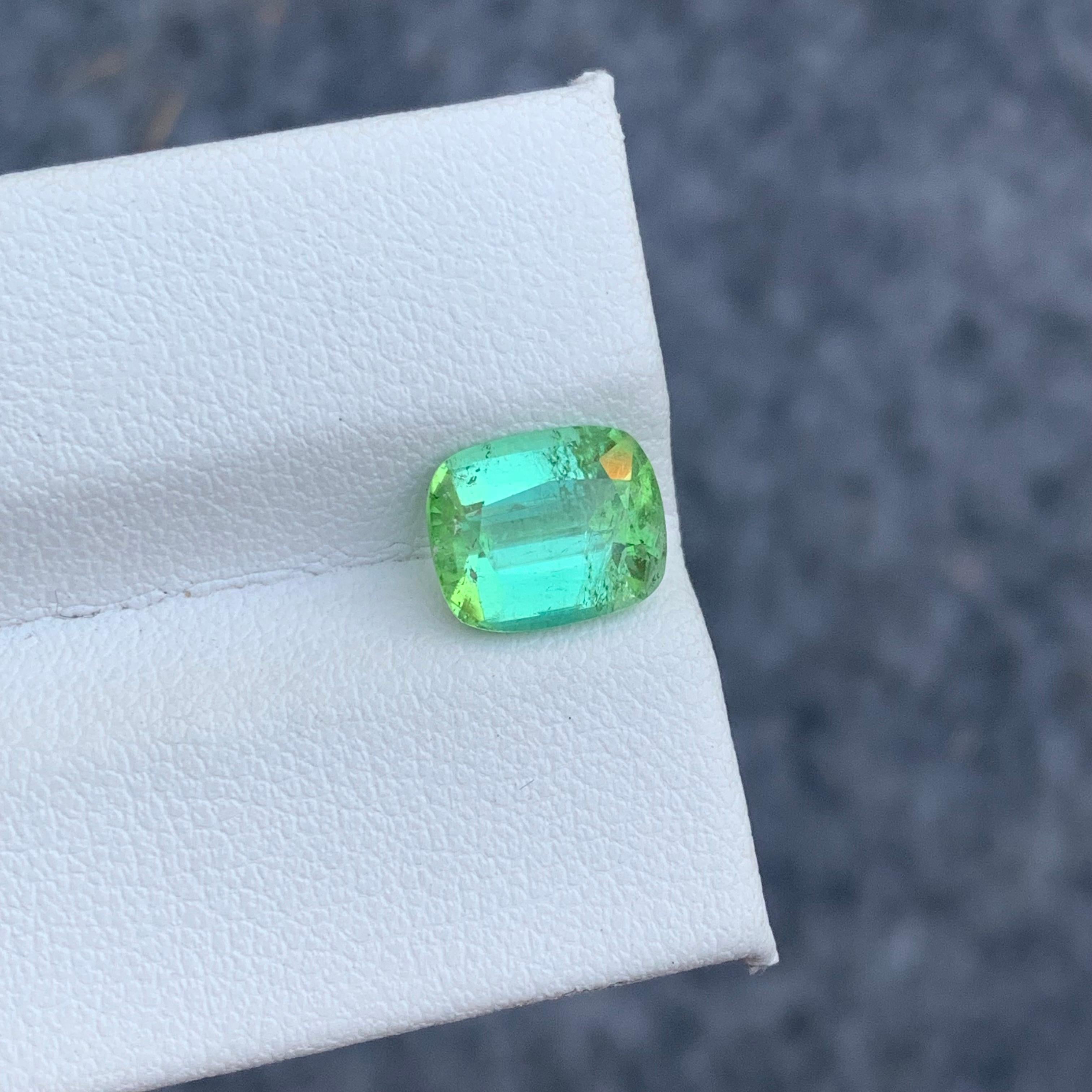 Gorgeous Loose Mint Green Tourmaline 2.50 Carat SI Included for Jewelry Making For Sale 3
