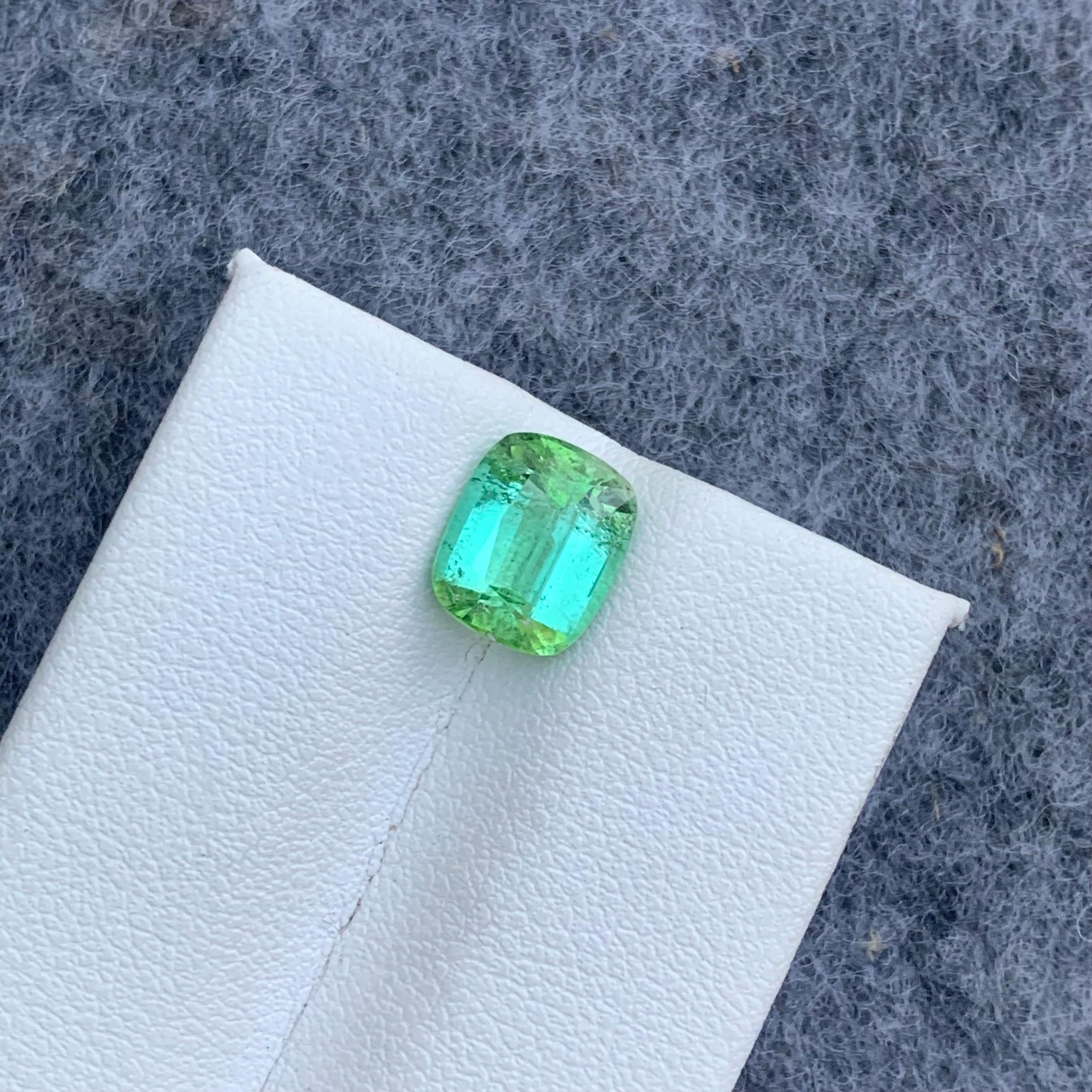 Women's or Men's Gorgeous Loose Mint Green Tourmaline 2.50 Carat SI Included for Jewelry Making For Sale