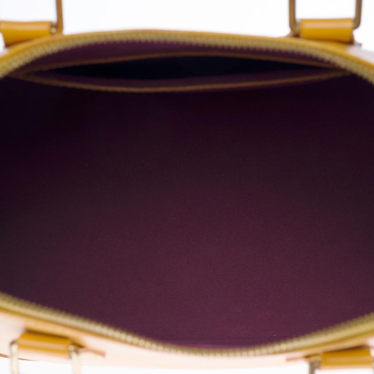 Alma leather handbag Louis Vuitton Yellow in Leather - 31441204
