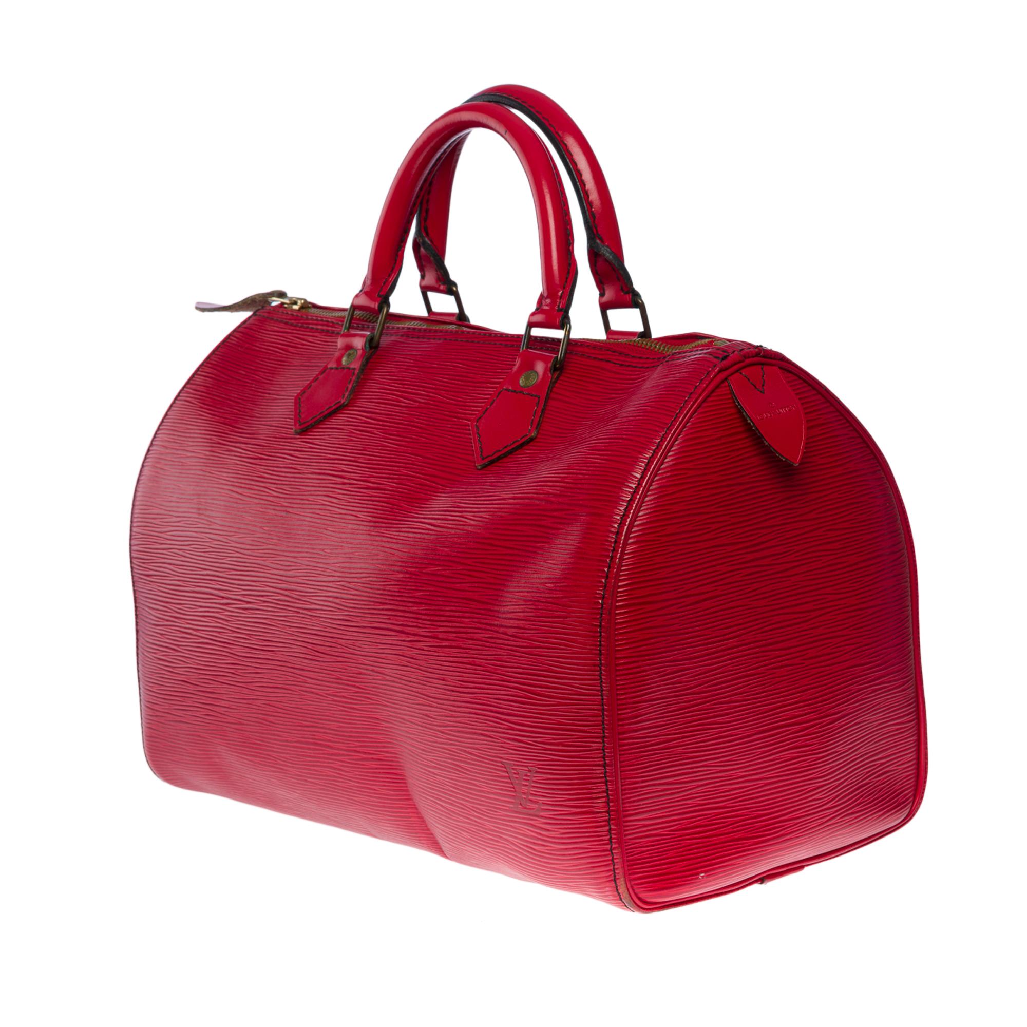 Wunderschöne Louis Vuitton Speedy 30 Handtasche aus rotem epi-Leder und goldenen Beschlägen im Zustand „Gut“ in Paris, IDF
