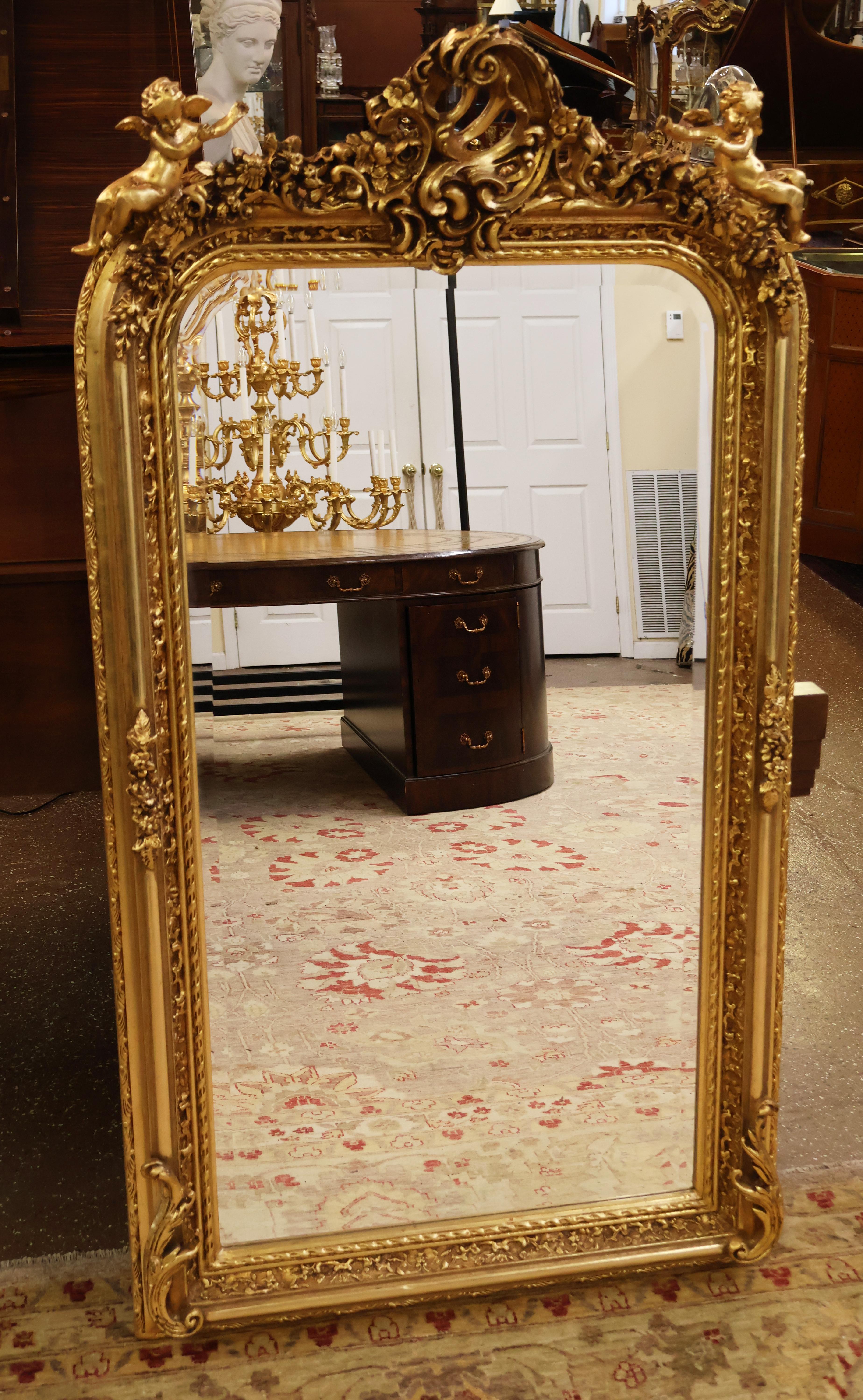 Gorgeous Louis XV Französisch Stil Gold Cherub abgeschrägten Spiegel im Zustand „Gut“ im Angebot in Long Branch, NJ