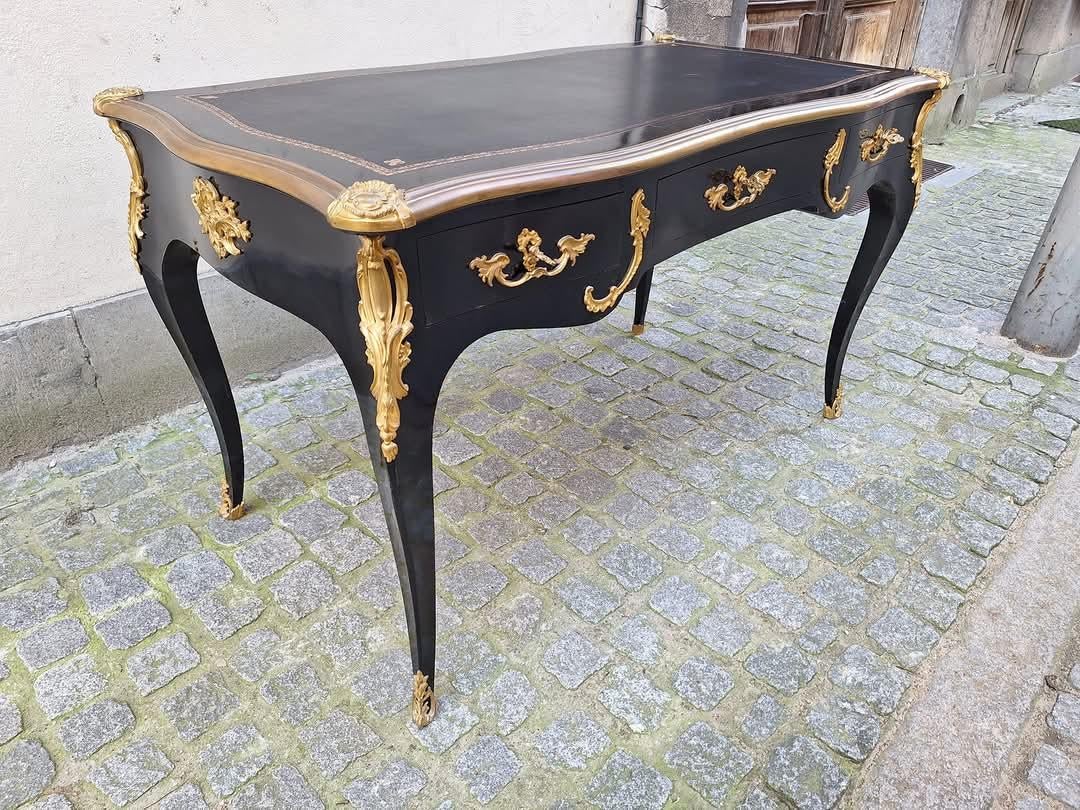 Magnifique bureau plat de style Louis XV, en bronze doré, monté sur bronze doré, bureau plat, bureau d'écriture ! en vente 3