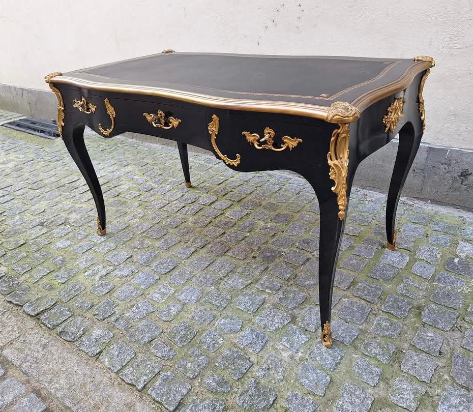 Magnifique bureau plat de style Louis XV, en bronze doré, monté sur bronze doré, bureau plat, bureau d'écriture ! en vente 8