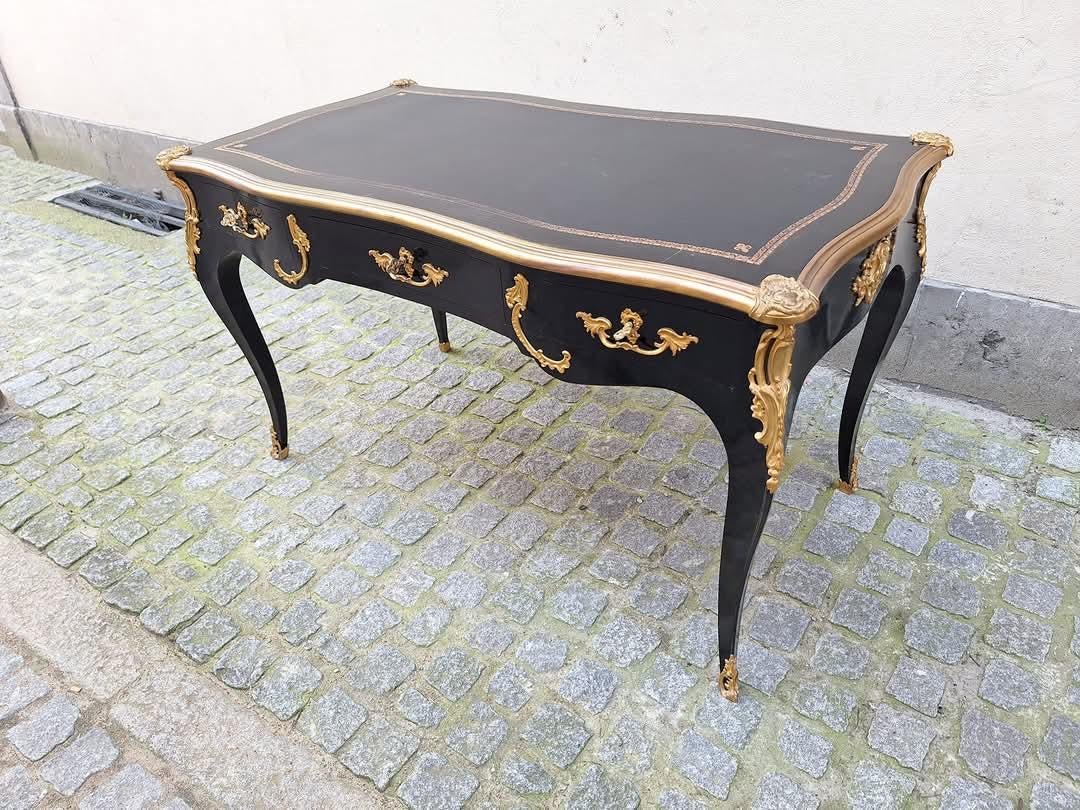 Magnifique bureau plat de style Louis XV, en bronze doré, monté sur bronze doré, bureau plat, bureau d'écriture ! en vente 9