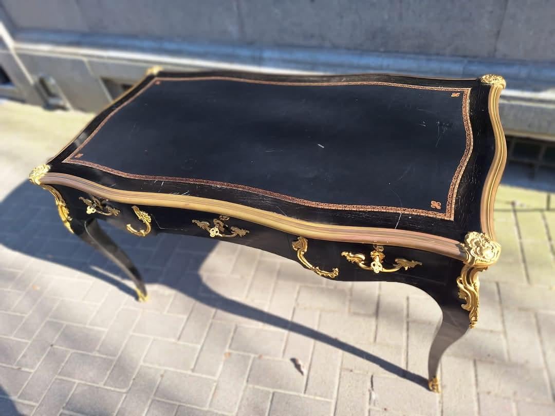 Hollywood Regency Magnifique bureau plat de style Louis XV, en bronze doré, monté sur bronze doré, bureau plat, bureau d'écriture ! en vente