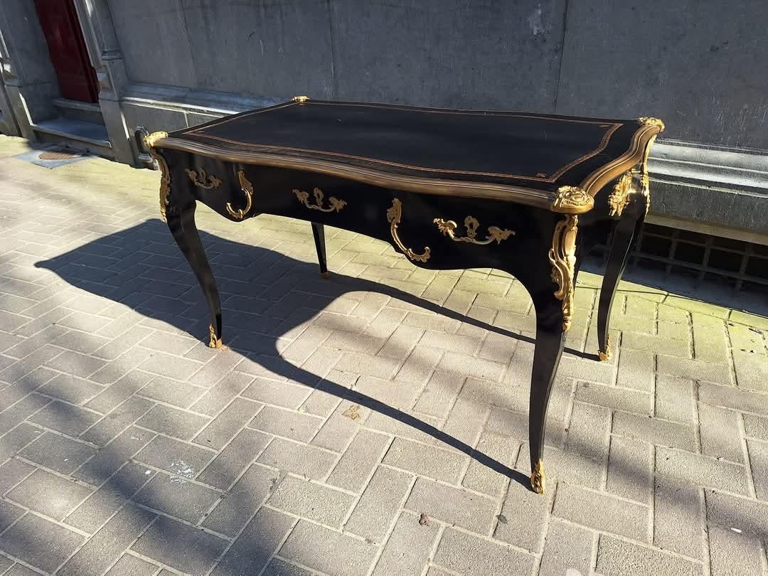 Doré Magnifique bureau plat de style Louis XV, en bronze doré, monté sur bronze doré, bureau plat, bureau d'écriture ! en vente