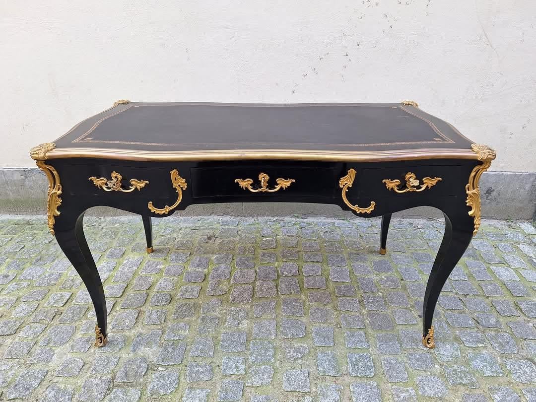 20ième siècle Magnifique bureau plat de style Louis XV, en bronze doré, monté sur bronze doré, bureau plat, bureau d'écriture ! en vente
