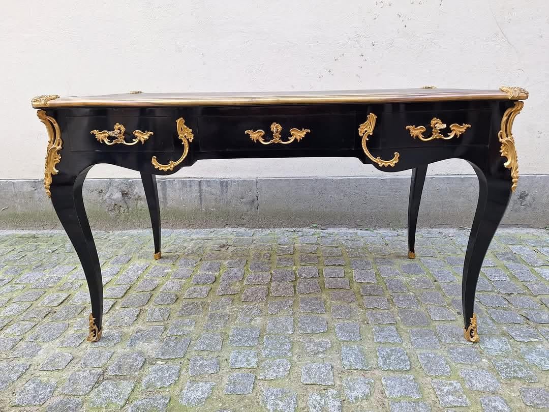 Bronze Magnifique bureau plat de style Louis XV, en bronze doré, monté sur bronze doré, bureau plat, bureau d'écriture ! en vente