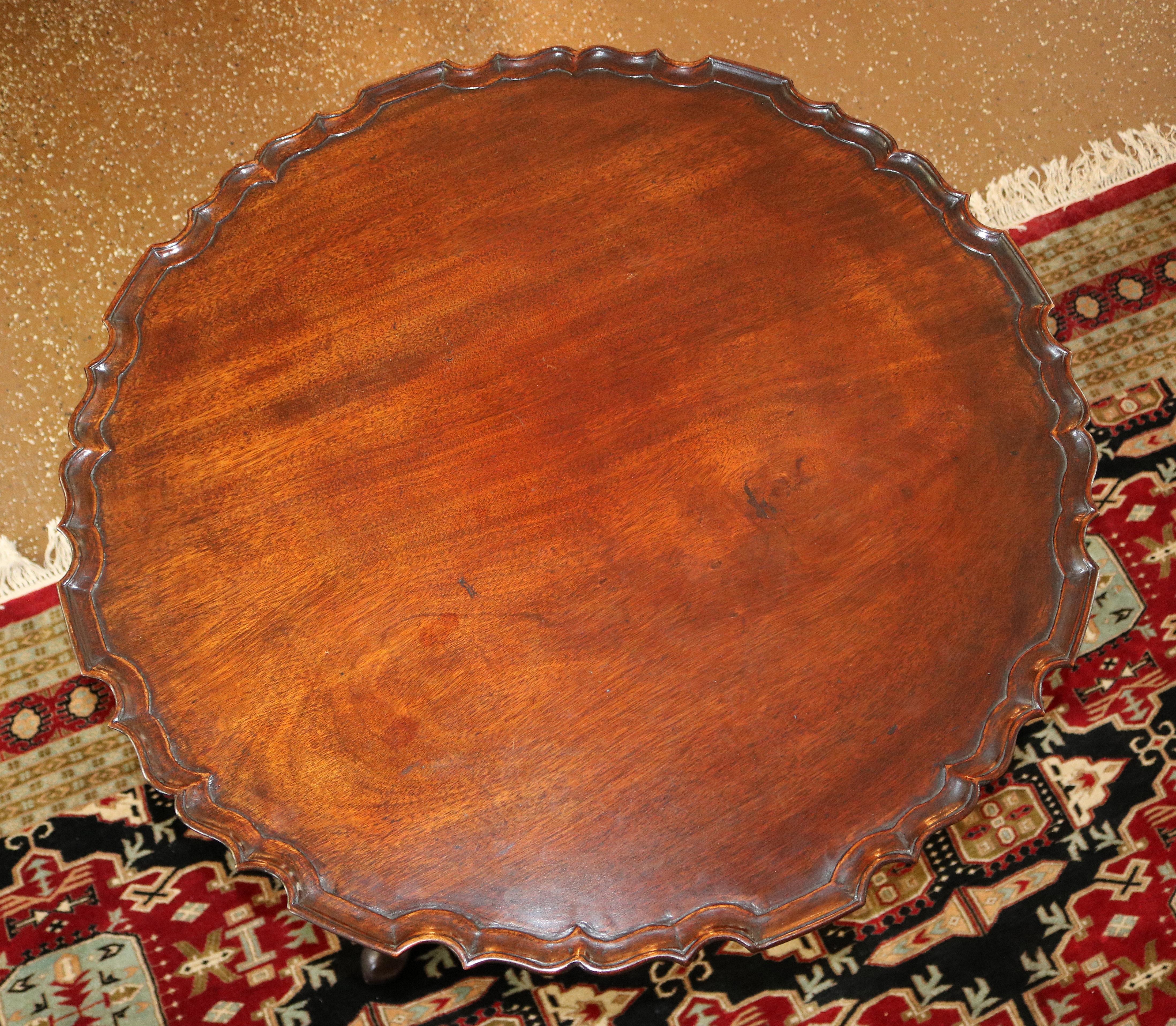 Gorgeous Mahogany 18th Century Queen Anne Pie Crust Tilt Top Table Circa 1740's For Sale 5