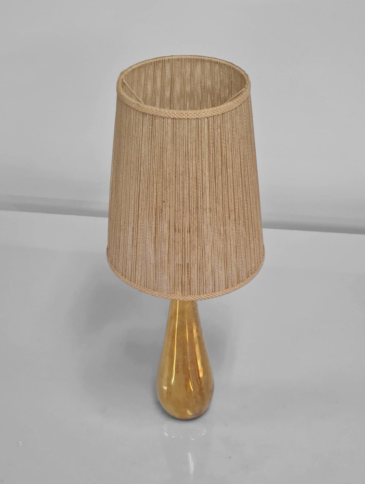 Superbe lampe de bureau Drop Mauri Almari en laiton Modèle 61046 Idman. en vente 3