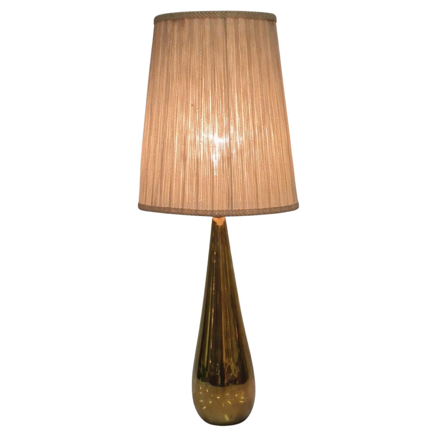Gorgeous Mauri Almari brass "Drop" Table Lamp Model 61046 Idman. For Sale