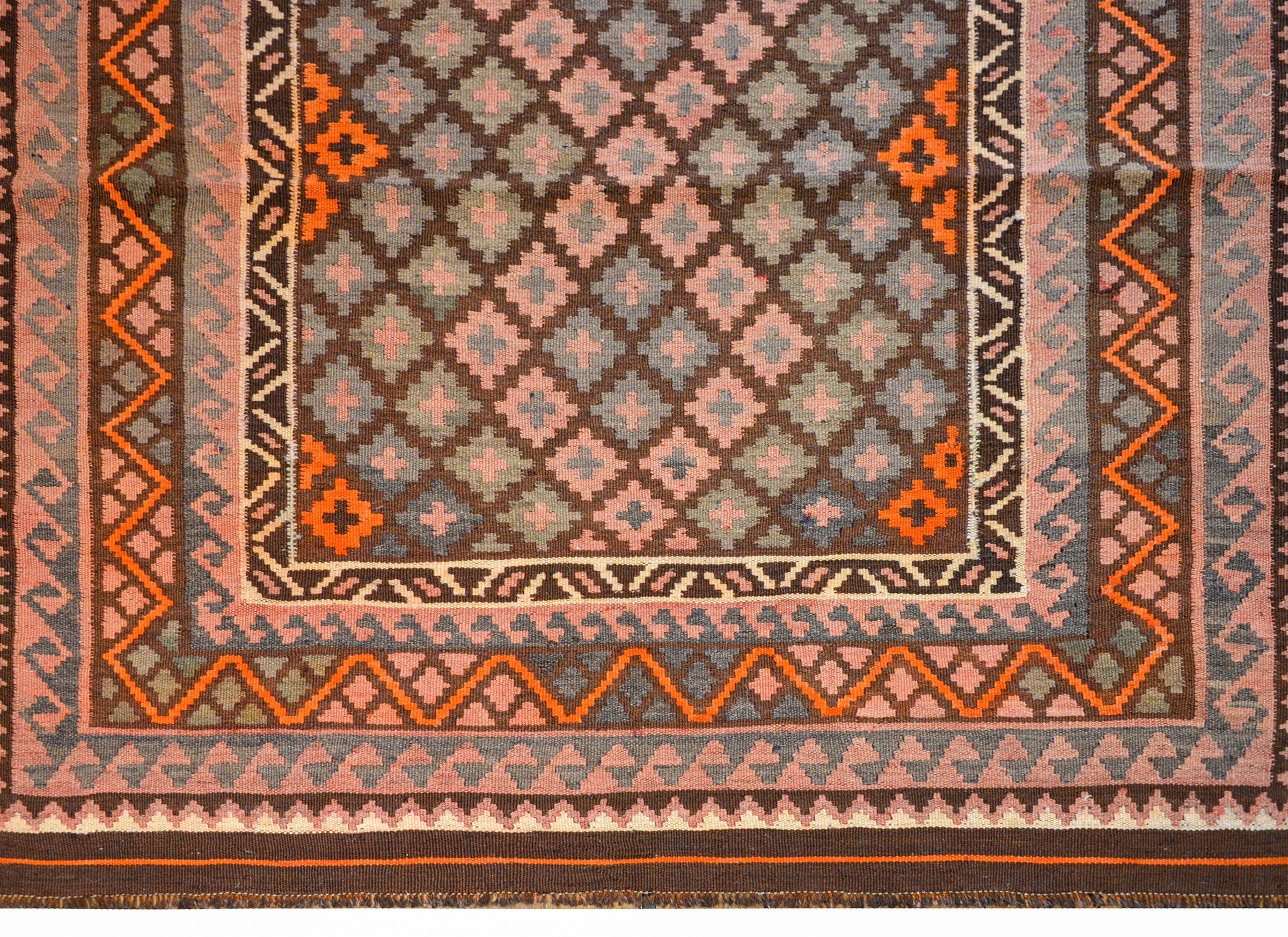 Gorgeous Mid-20th Century Kilim Rug In Good Condition In Chicago, IL