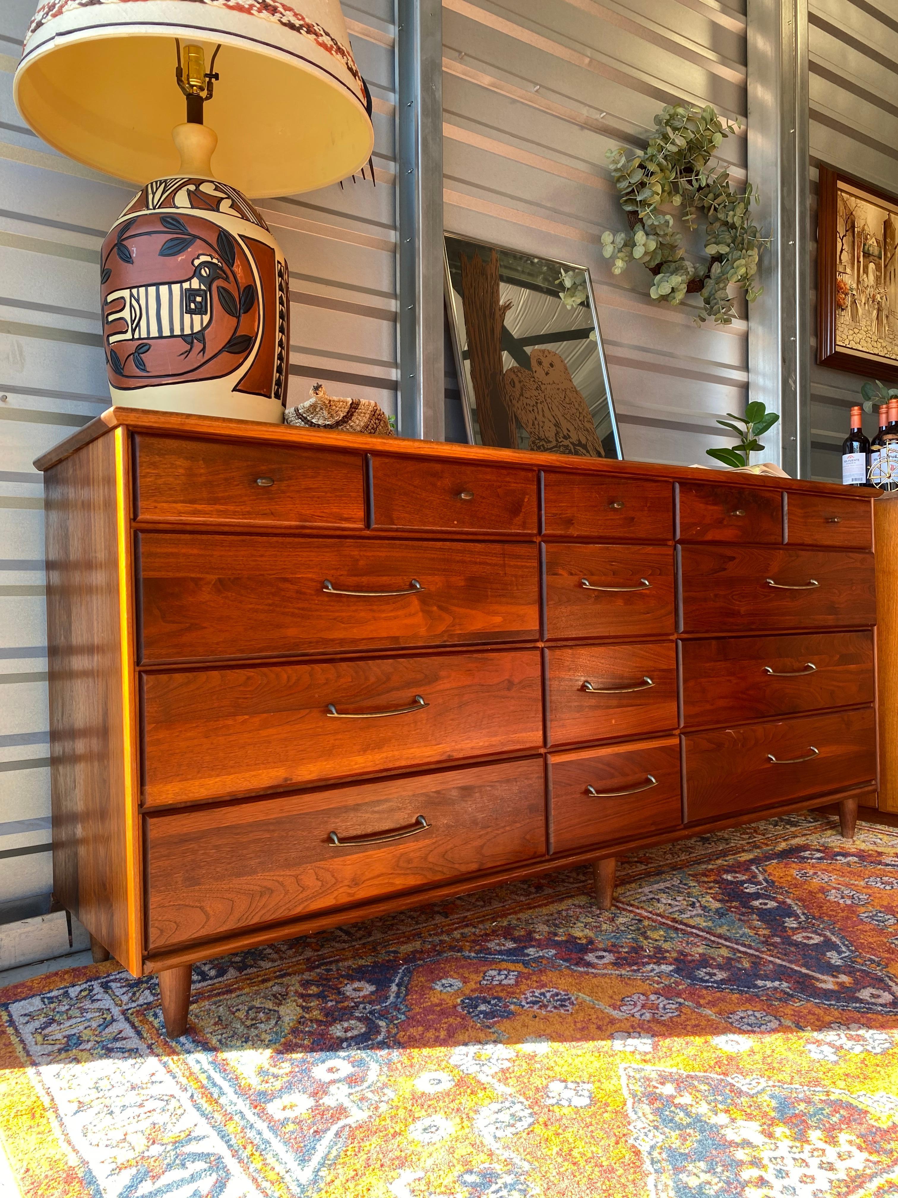 Gorgeous Mid Century Ace-Hi Prelude Dresser Buffet Sideboard In Good Condition In Spring Valley, CA