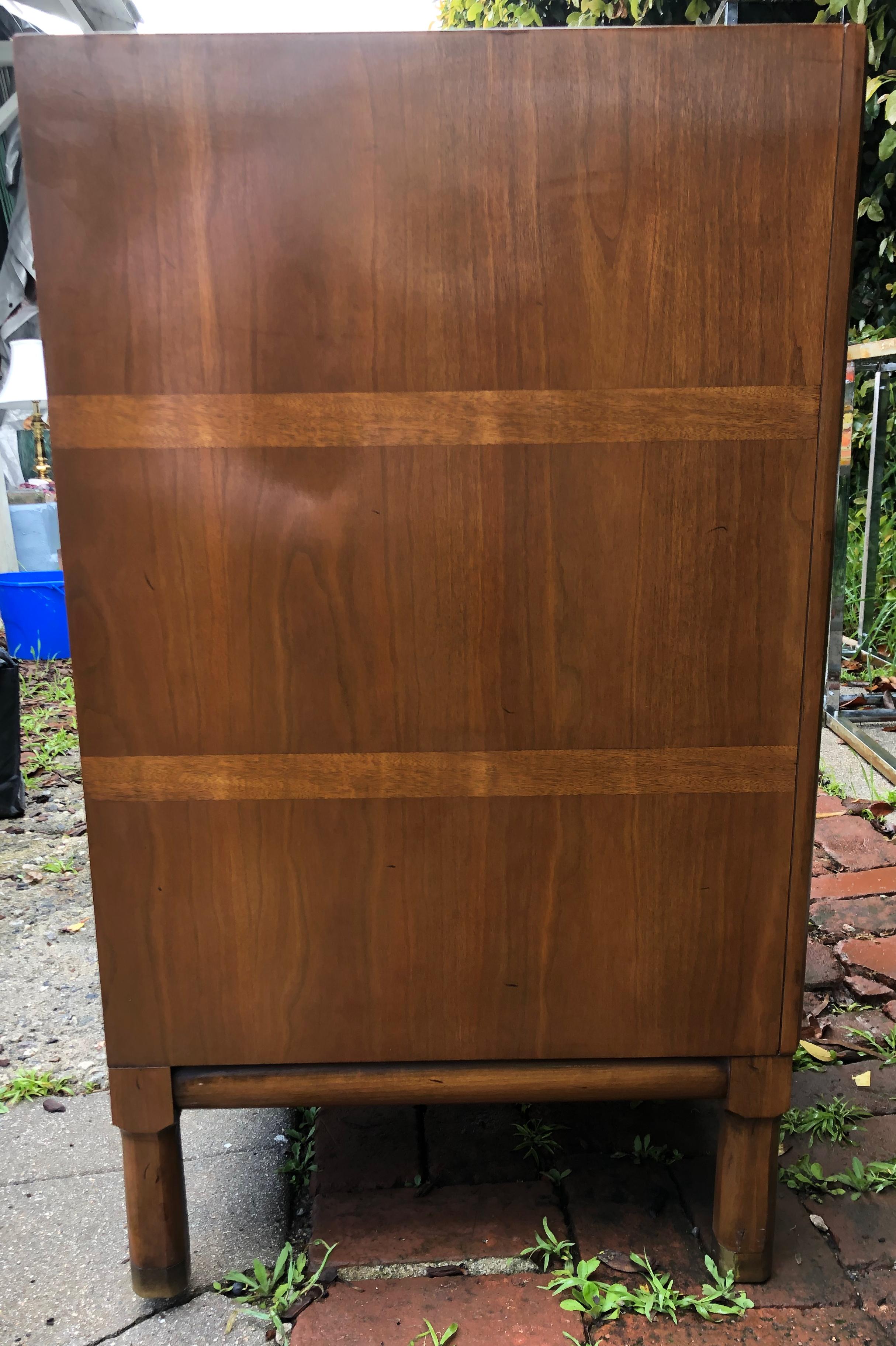 Gorgeous Midcentury Cabinet with Exquisite Marquetry Attributed to Renzo Rutili For Sale 1