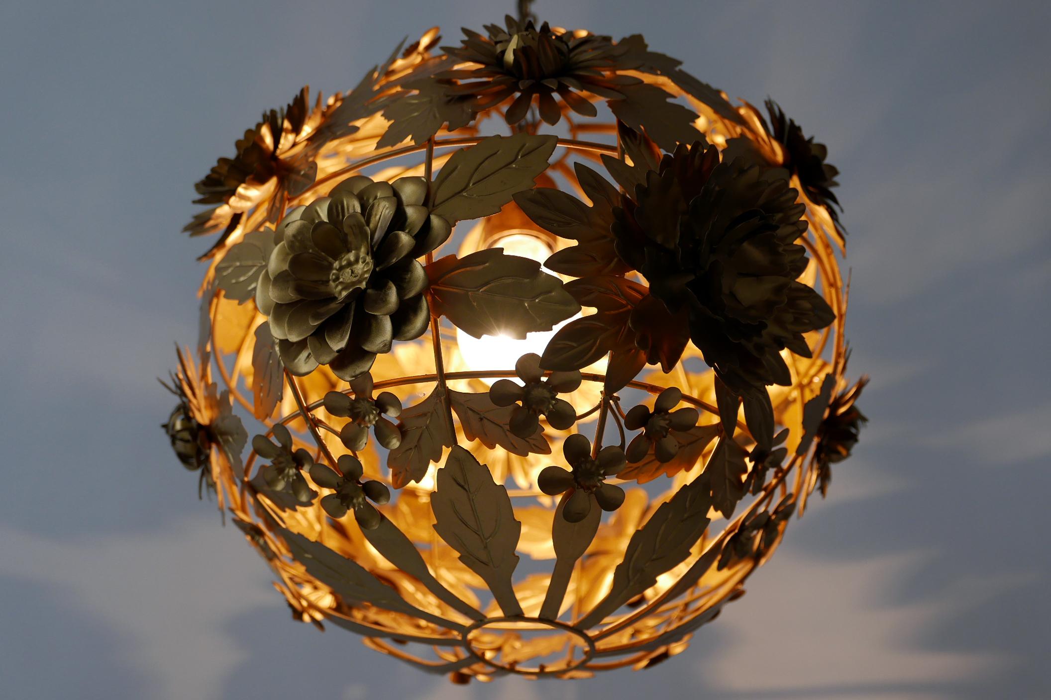 Gorgeous Mid-Century Modern Gilt Metal Floral Pendant Lamp, Germany, 1960s 1