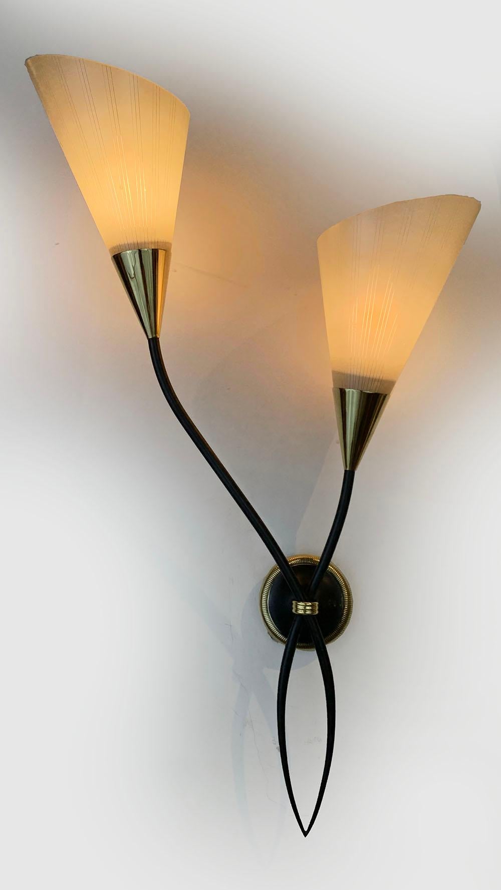 20th Century Gorgeous Mid-Century Modern Style Pair of Wall Lamps, circa 1950s For Sale