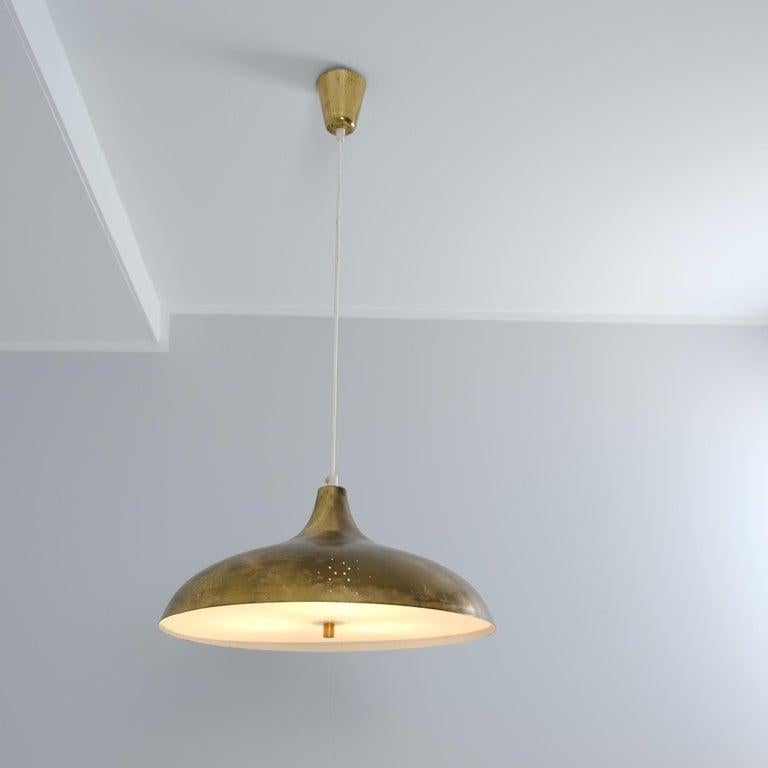 Splendida lampada da soffitto PSO di metà secolo modello 468010 in ottone traforato, anni '50 in vendita 3