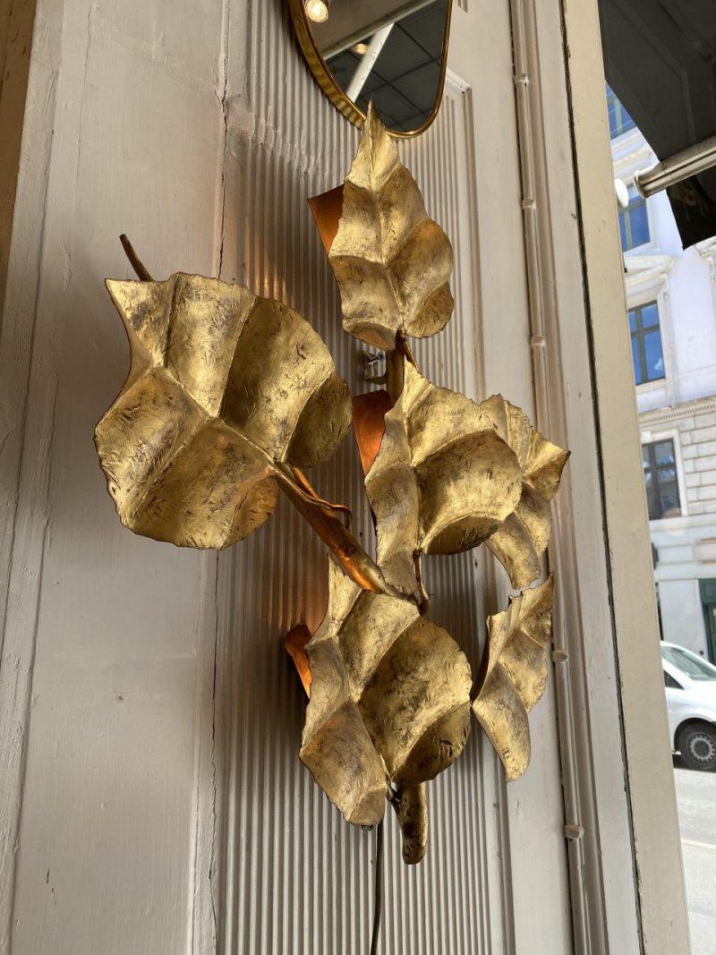French Gorgeous Midcentury Brass foliage Wall Sconce For Sale