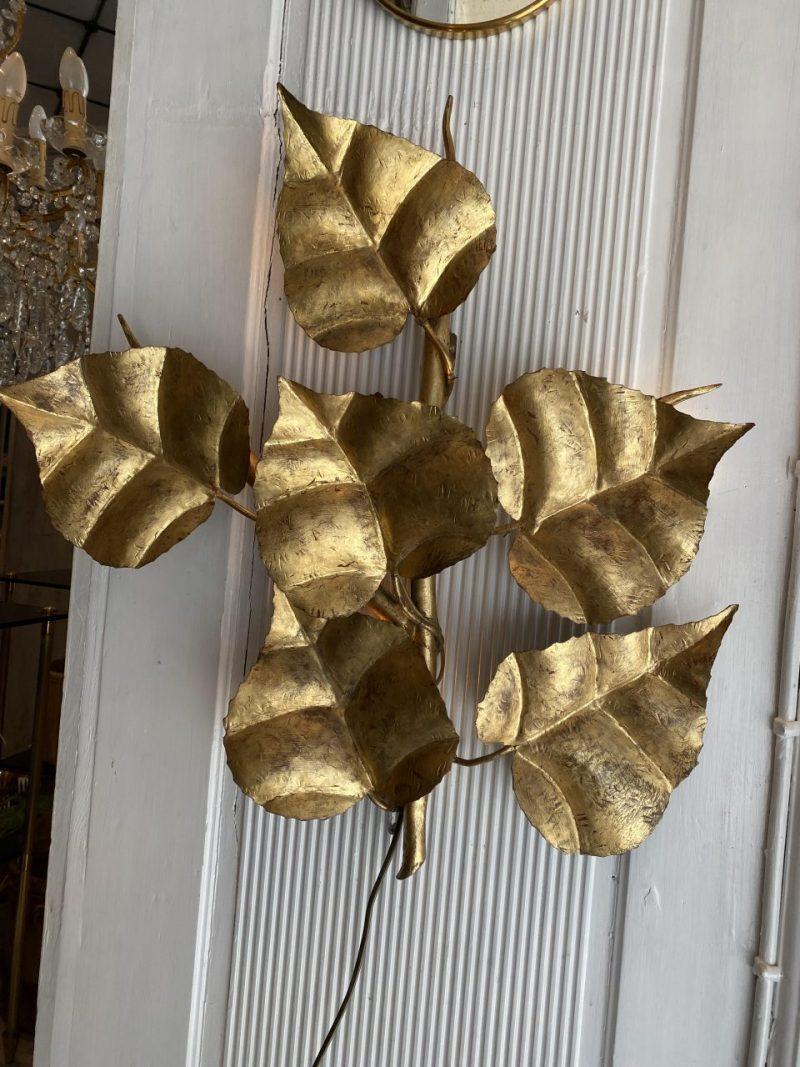 Gorgeous Midcentury Brass foliage Wall Sconce In Good Condition For Sale In Copenhagen K, DK