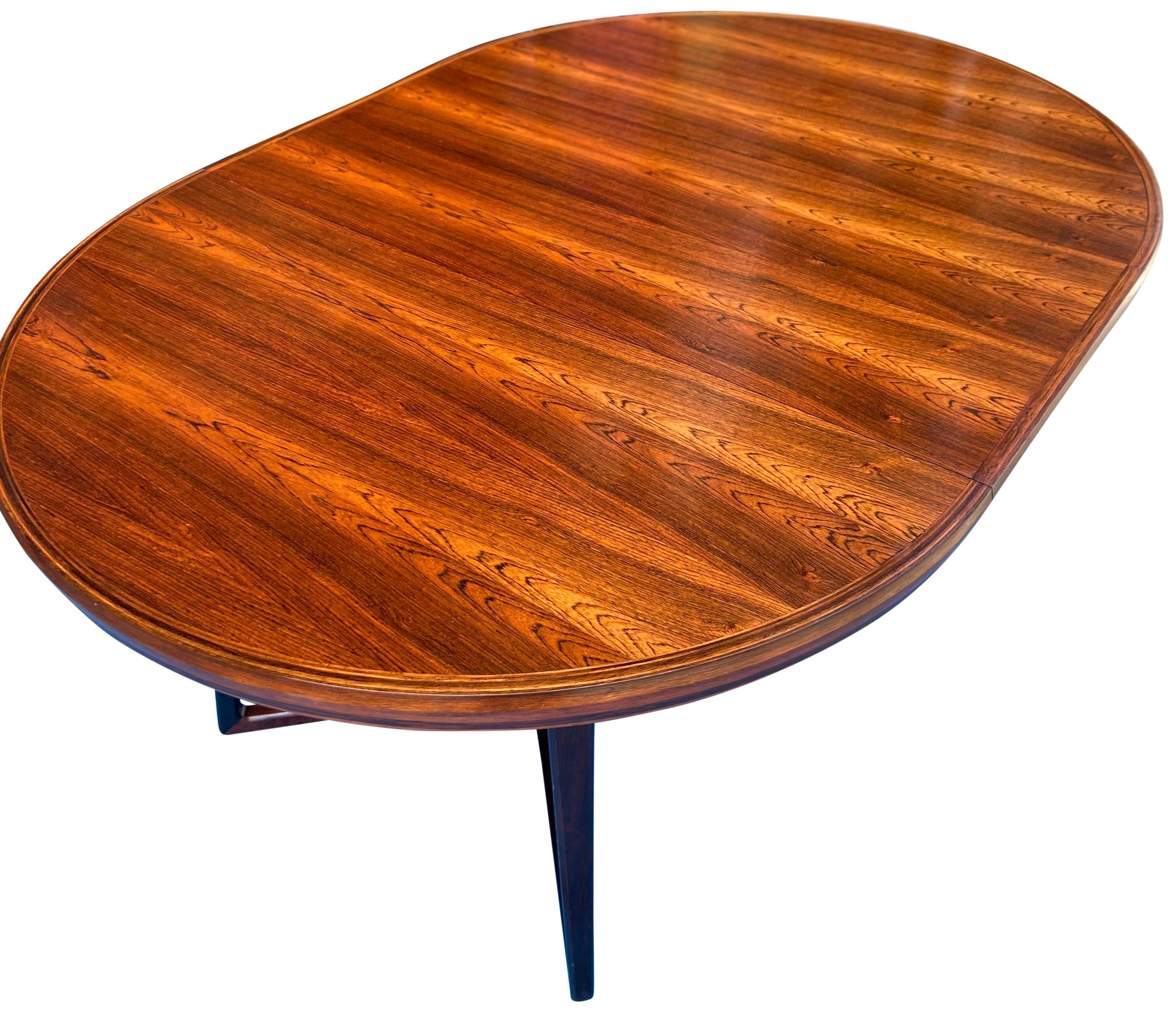 Superb  Midcentury Extendable Rosewood Dining Table 'Two Leaves' 5