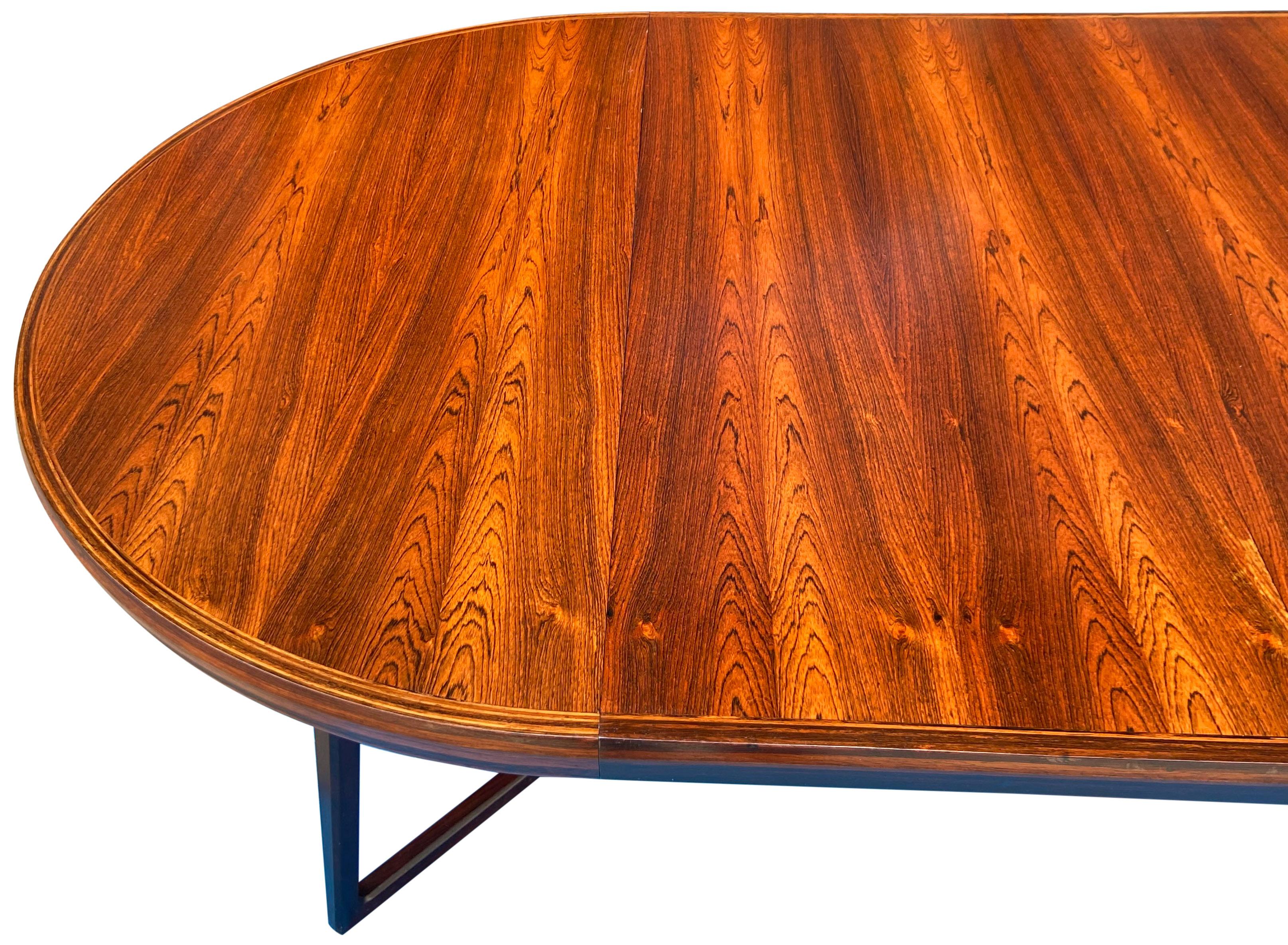 Superb  Midcentury Extendable Rosewood Dining Table 'Two Leaves' 10