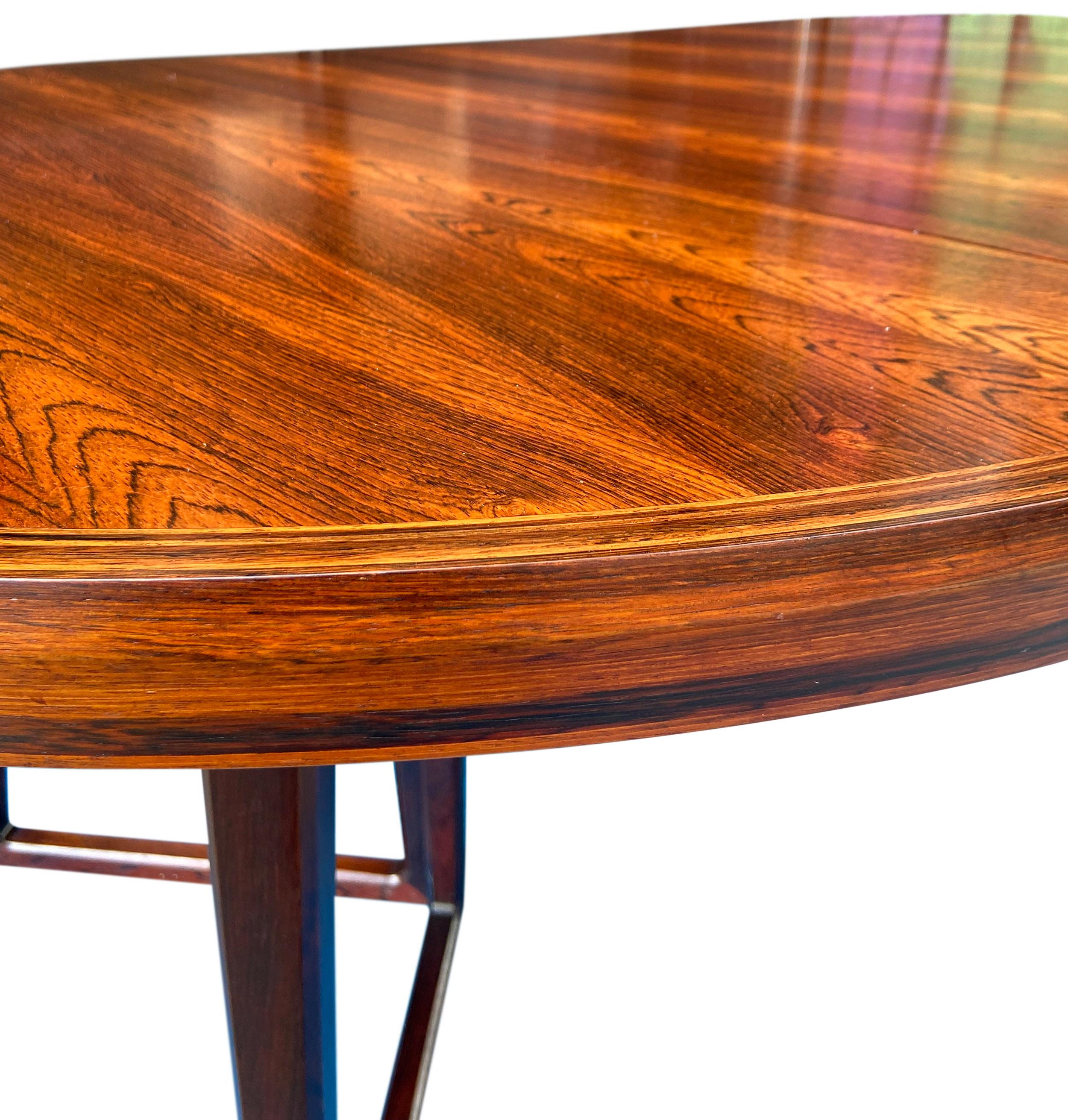 20th Century Superb  Midcentury Extendable Rosewood Dining Table 'Two Leaves'